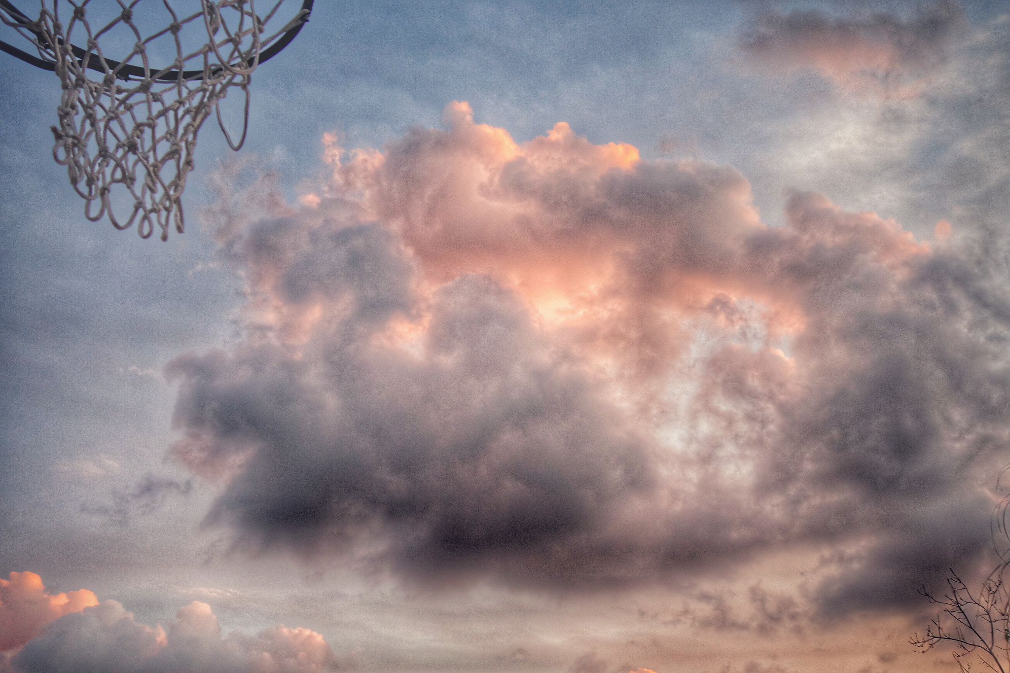Sony 28-100mm F1.8-4.9 sample photo. Billowy cloud photography
