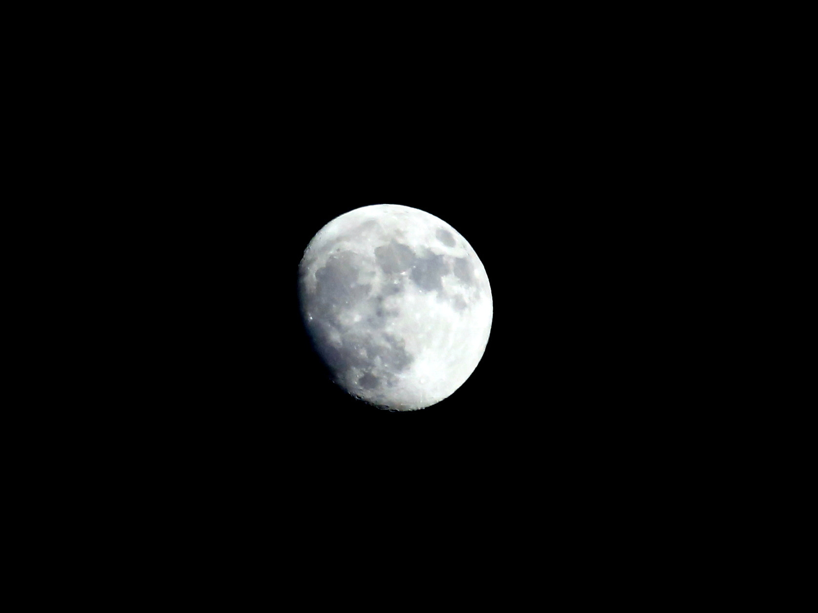 Canon EF 100-300mm F4.5-5.6 USM sample photo. The moon photography