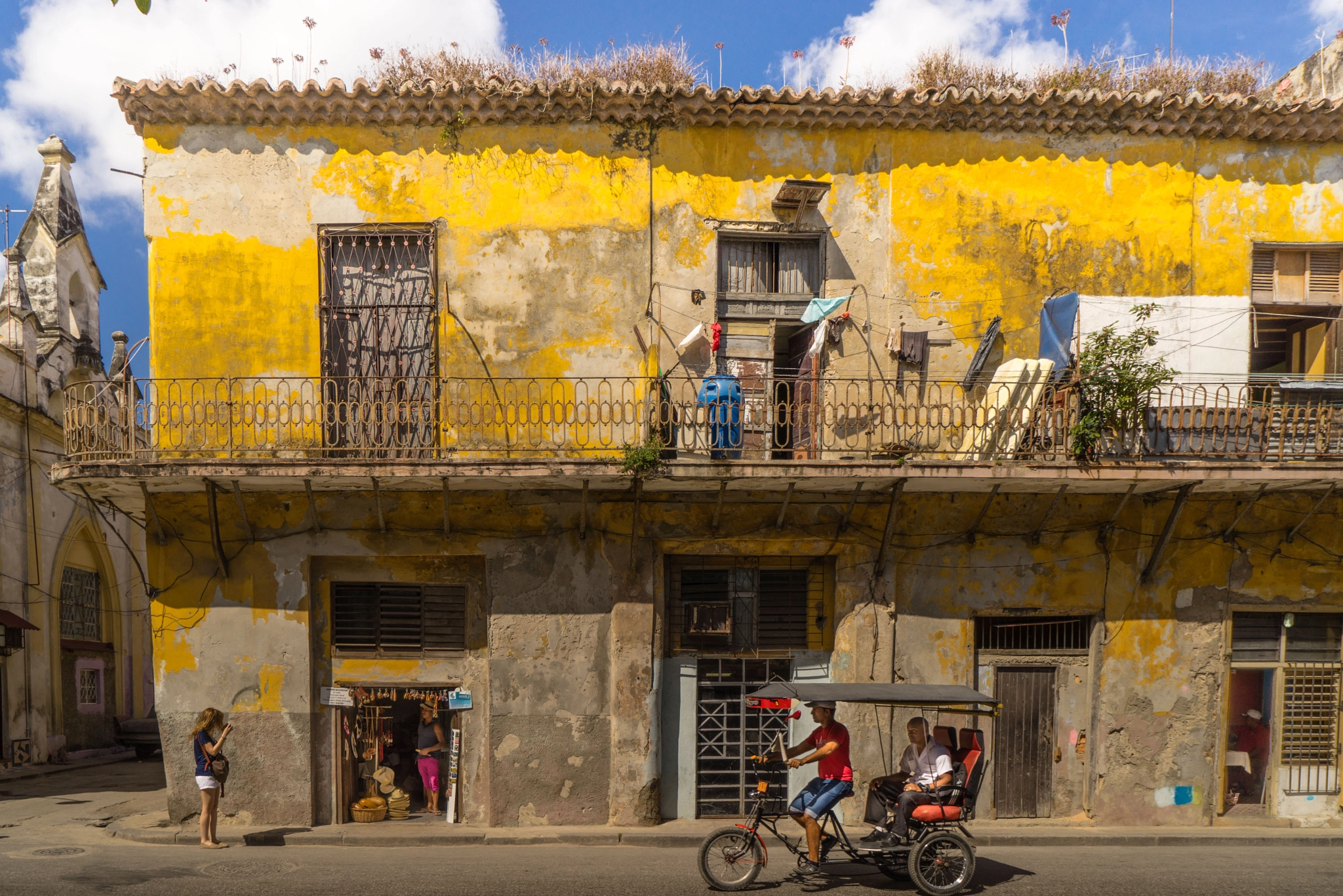 Sony a7R sample photo. An havana that is being lost.. photography