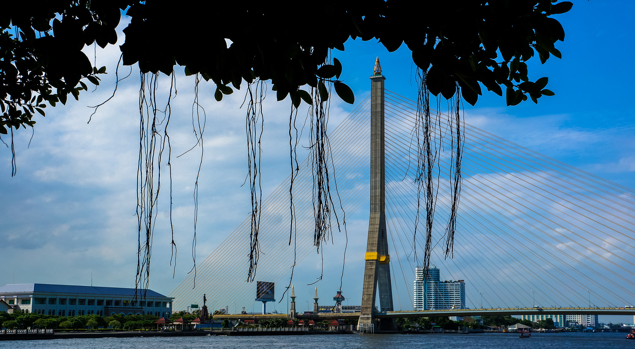 Sony Alpha NEX-5R + Sony E 18-55mm F3.5-5.6 OSS sample photo. King rama bridge photography