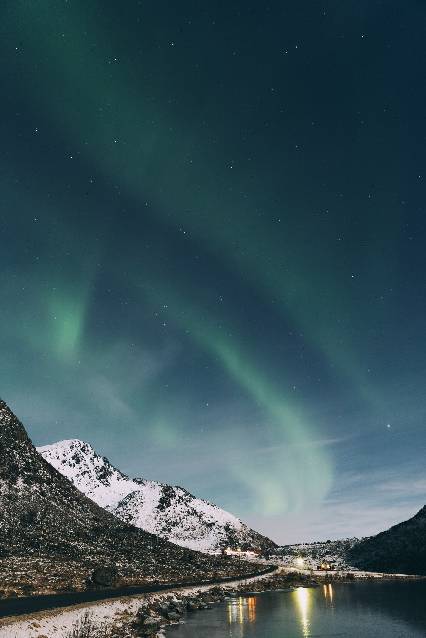 Canon EOS-1D X sample photo. The aurora over the mountains of lofoten photography