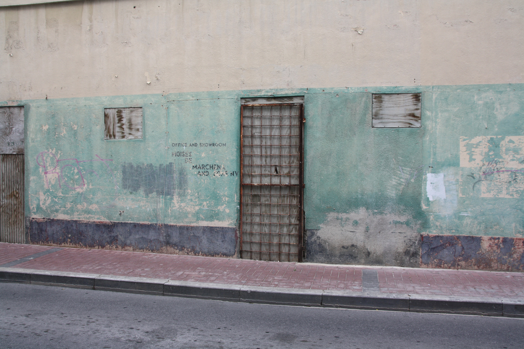 Sigma 18-250mm F3.5-6.3 DC OS HSM sample photo. Streets of willemstad. photography