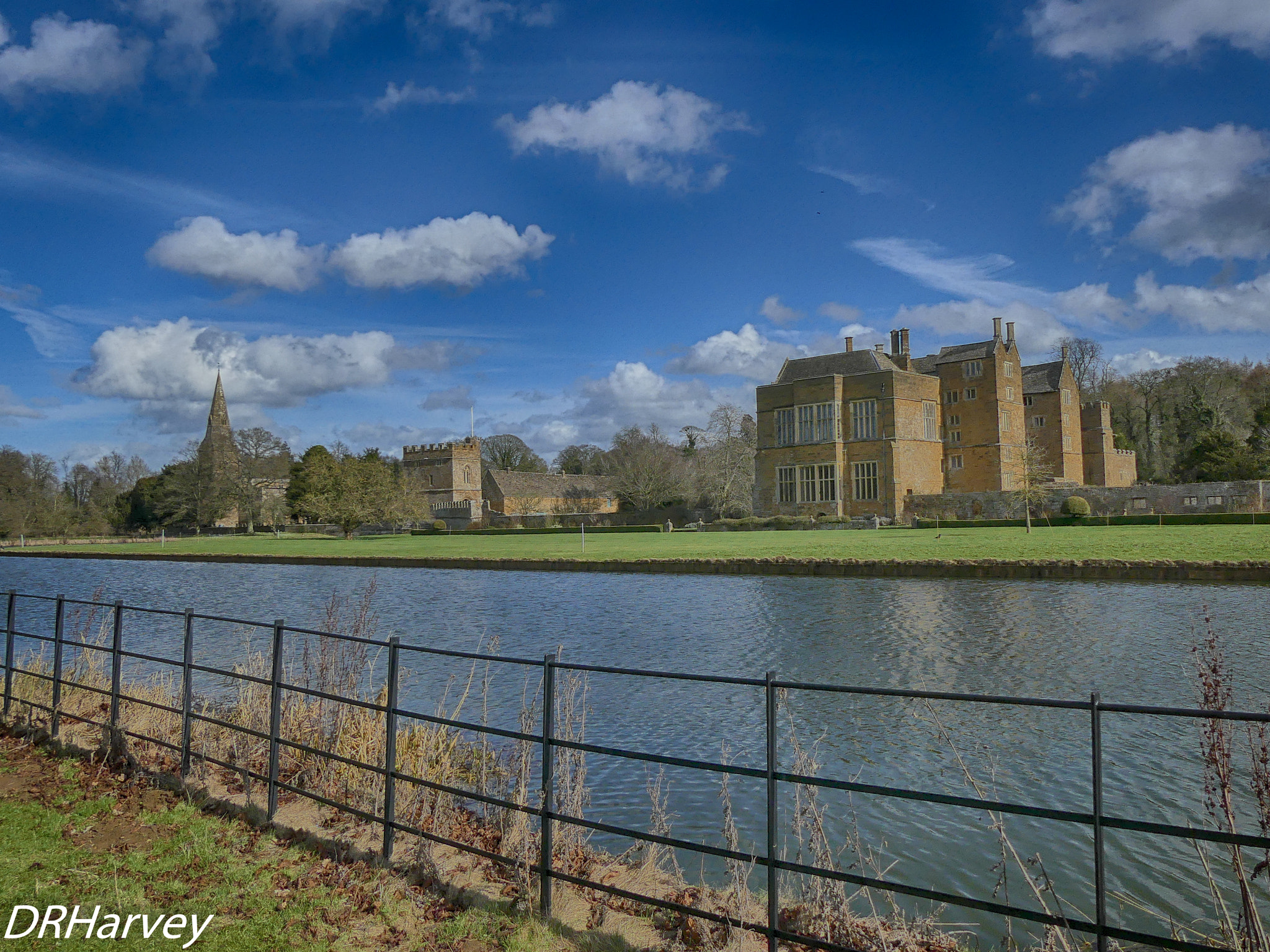 Panasonic DMC-FZ330 sample photo. Broughton castle house and church photography