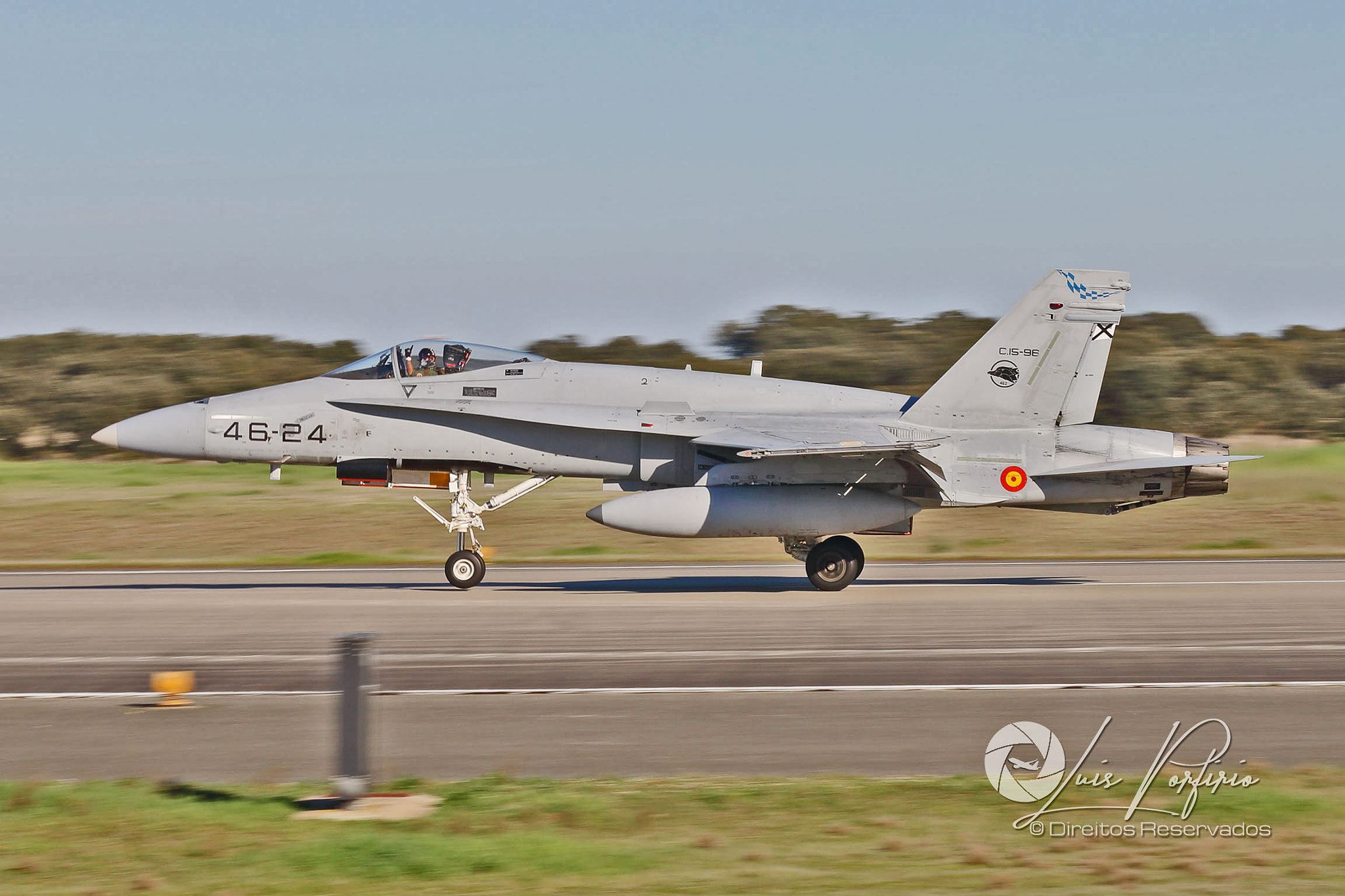 Canon EOS 70D + Canon EF 70-300mm F4-5.6L IS USM sample photo. C.15-96 mcdonnell douglas f-a-18 hornet spanish air force photography