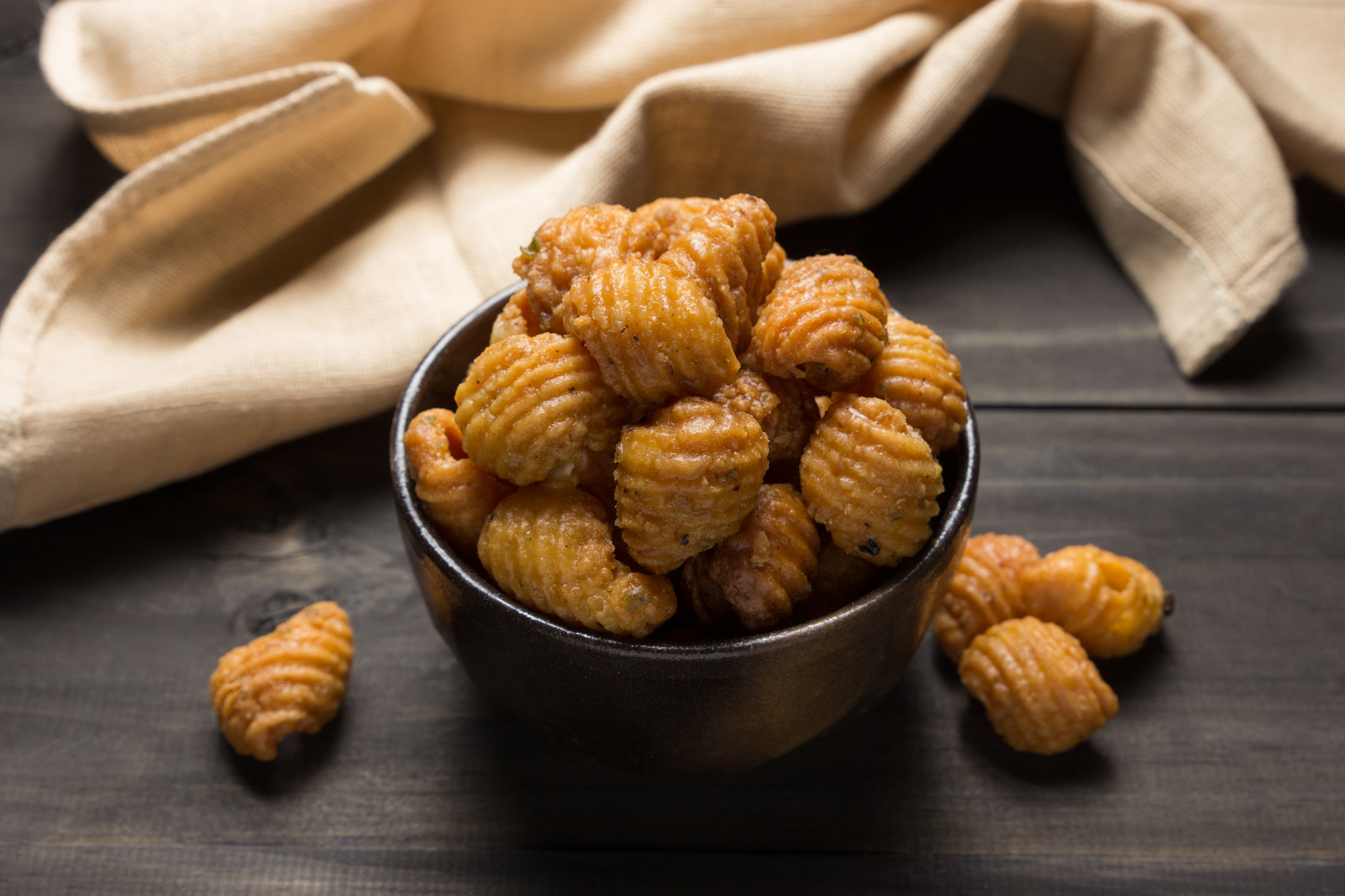 Canon EOS 60D + Sigma 24-70mm F2.8 EX DG Macro sample photo. Thai fried cookie photography