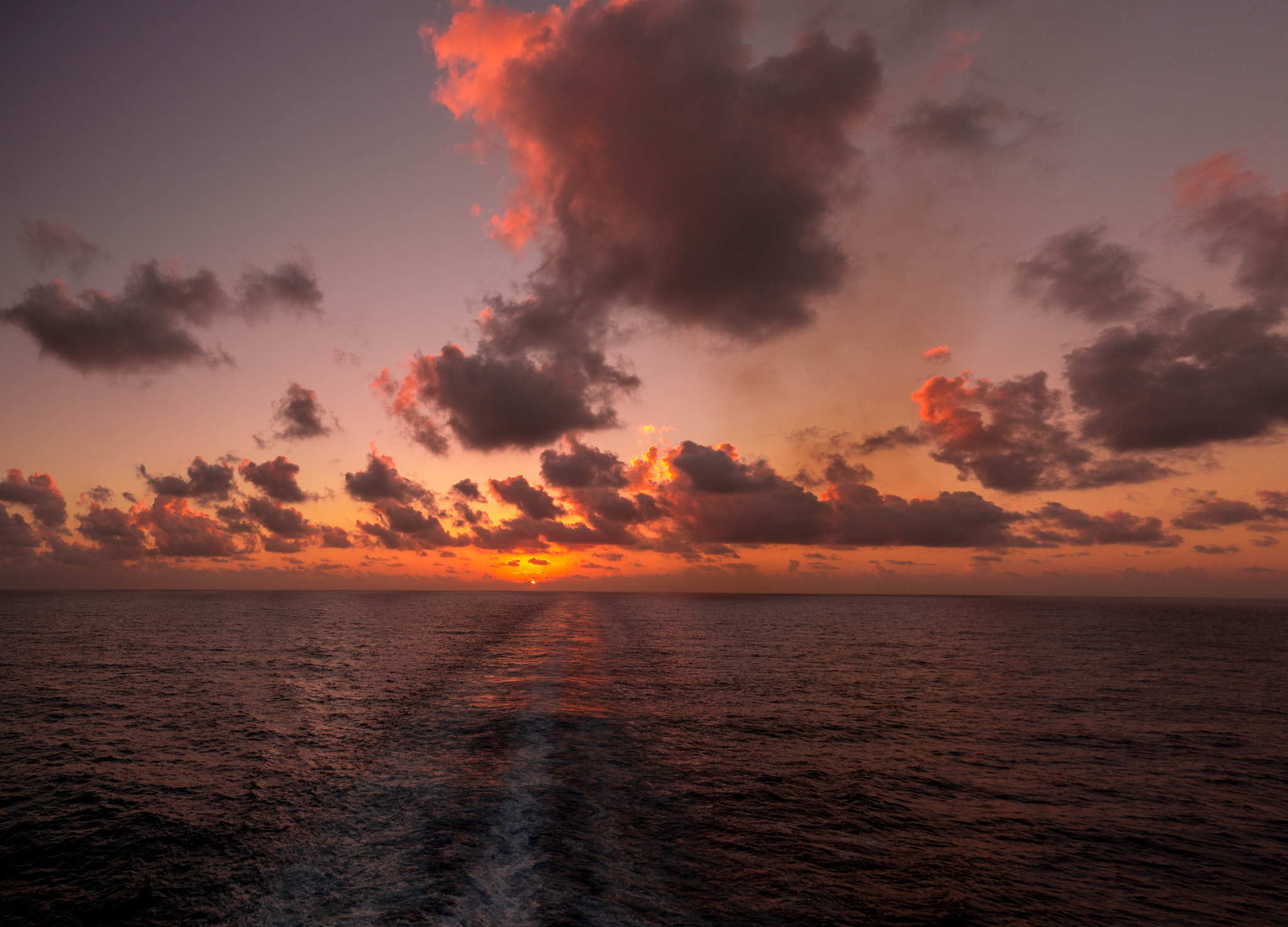 Sony Alpha NEX-5R sample photo. Panorama - sunrise at sea photography