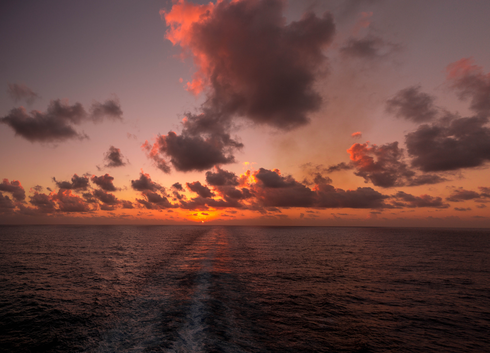 Sony Alpha NEX-5R + Sony E 18-55mm F3.5-5.6 OSS sample photo. Panorama - sunrise at sea photography