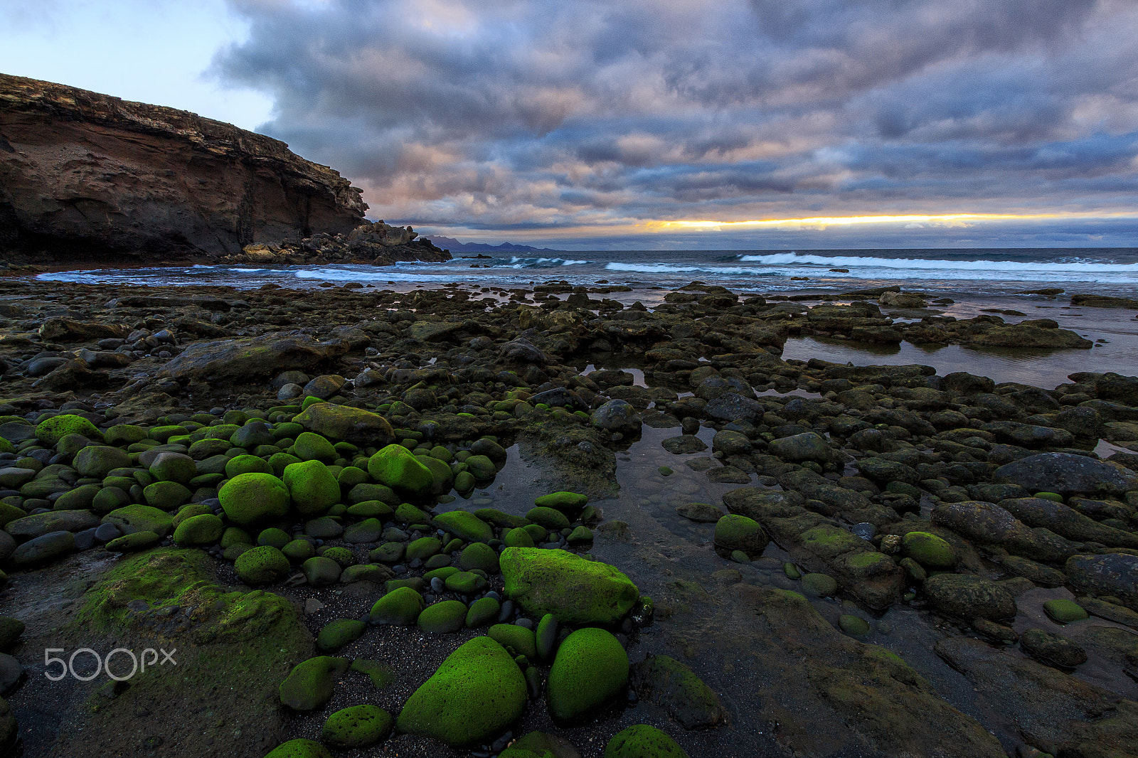 Canon EF-S 10-22mm F3.5-4.5 USM sample photo. La pared photography