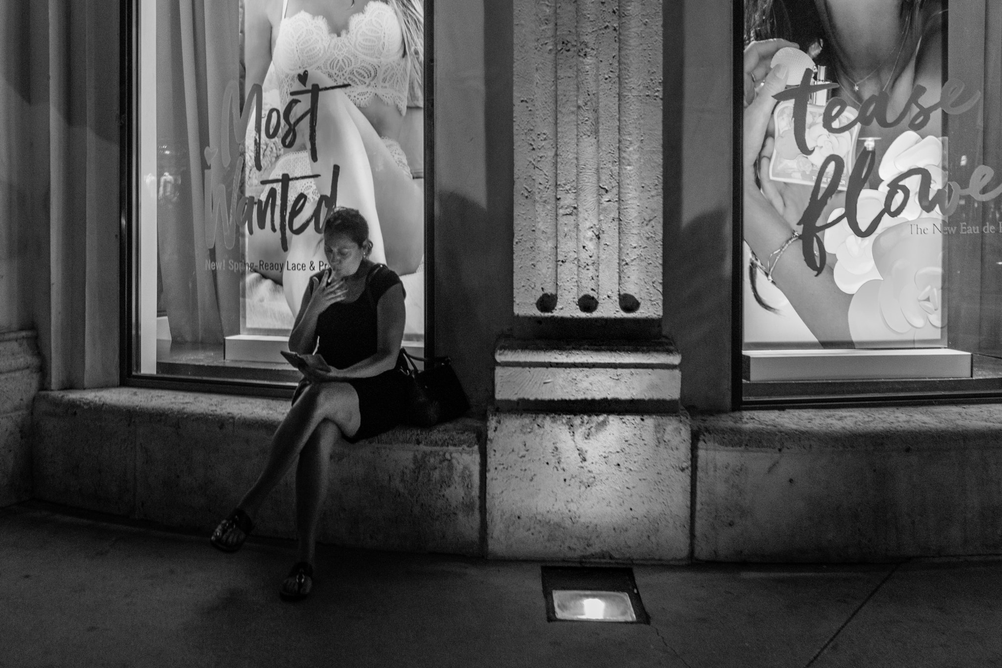35mm F2.0 sample photo. Miami by night - time to relax... photography