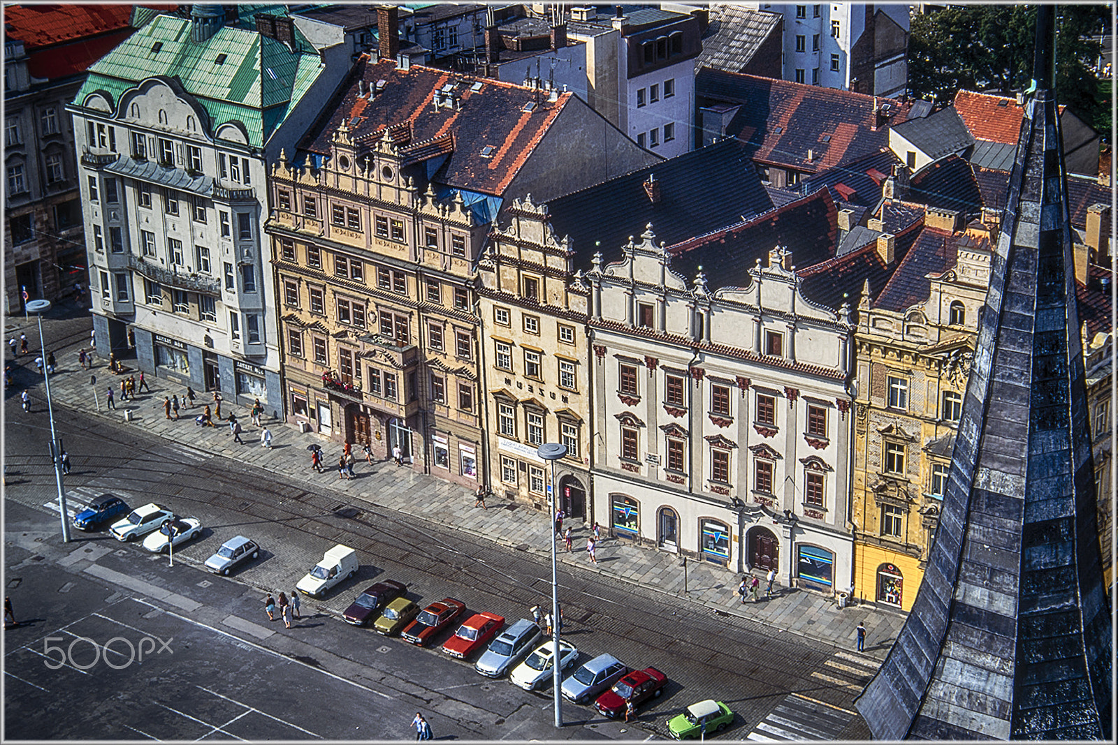 Sony a7R + Sony FE 90mm F2.8 Macro G OSS sample photo. Straße in prag photography