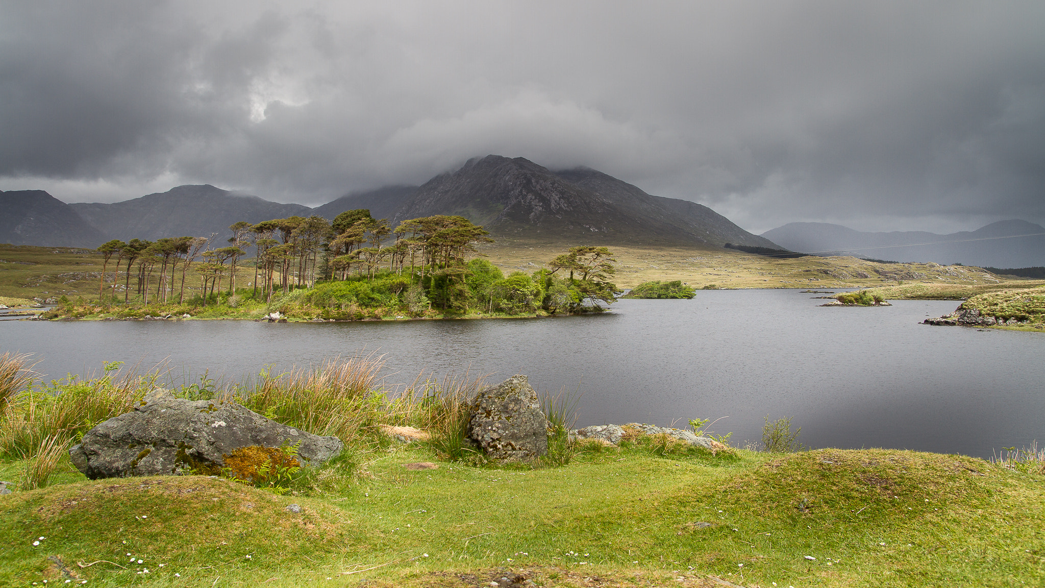 Tamron SP AF 17-50mm F2.8 XR Di II LD Aspherical (IF) sample photo. Derryclare lough twelve pines photography