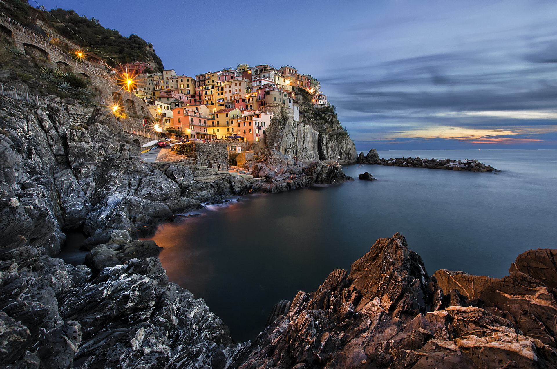 Nikon D7000 + Sigma 10-20mm F3.5 EX DC HSM sample photo. Manarola photography