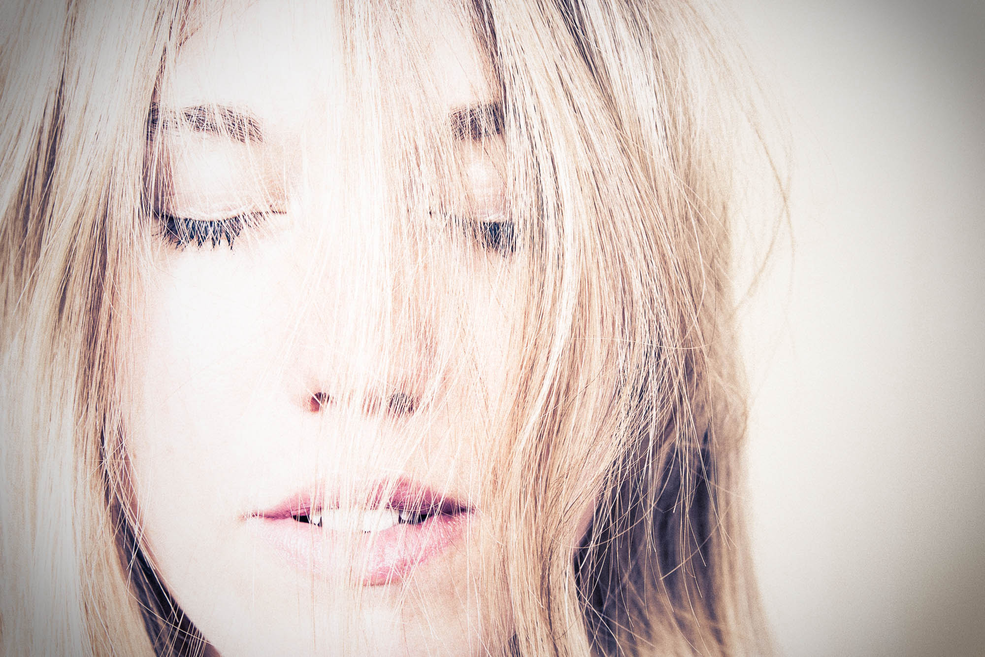 Sony Alpha DSLR-A700 + 24-70mm F2.8 sample photo. Manuela photography