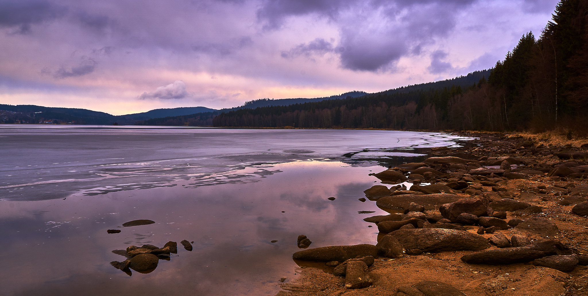 Sony E 18-55mm F3.5-5.6 OSS sample photo. Melting ice photography