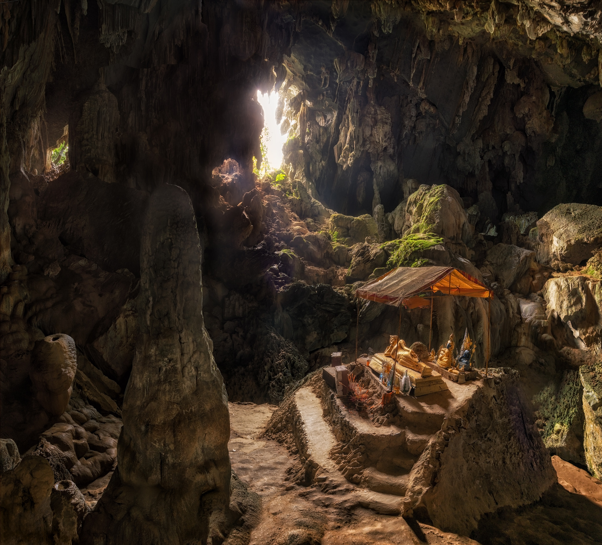 Nikon AF-S Nikkor 18-35mm F3.5-4.5G ED sample photo. Tham phu kham cave | laos photography
