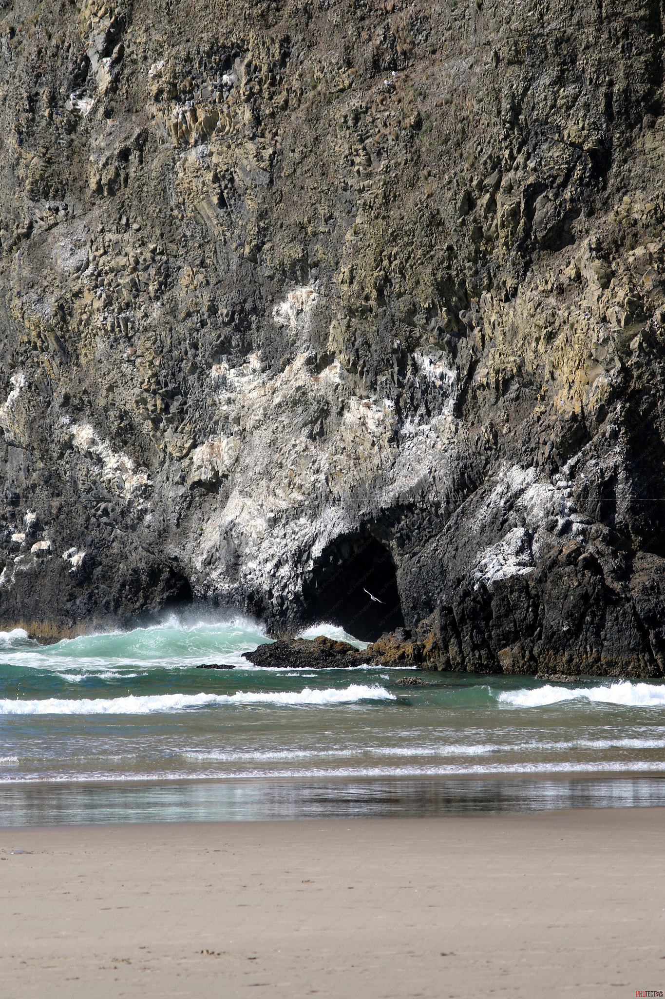 Canon EF 35-105mm f/4.5-5.6 USM sample photo. Rock cave at the beach photography