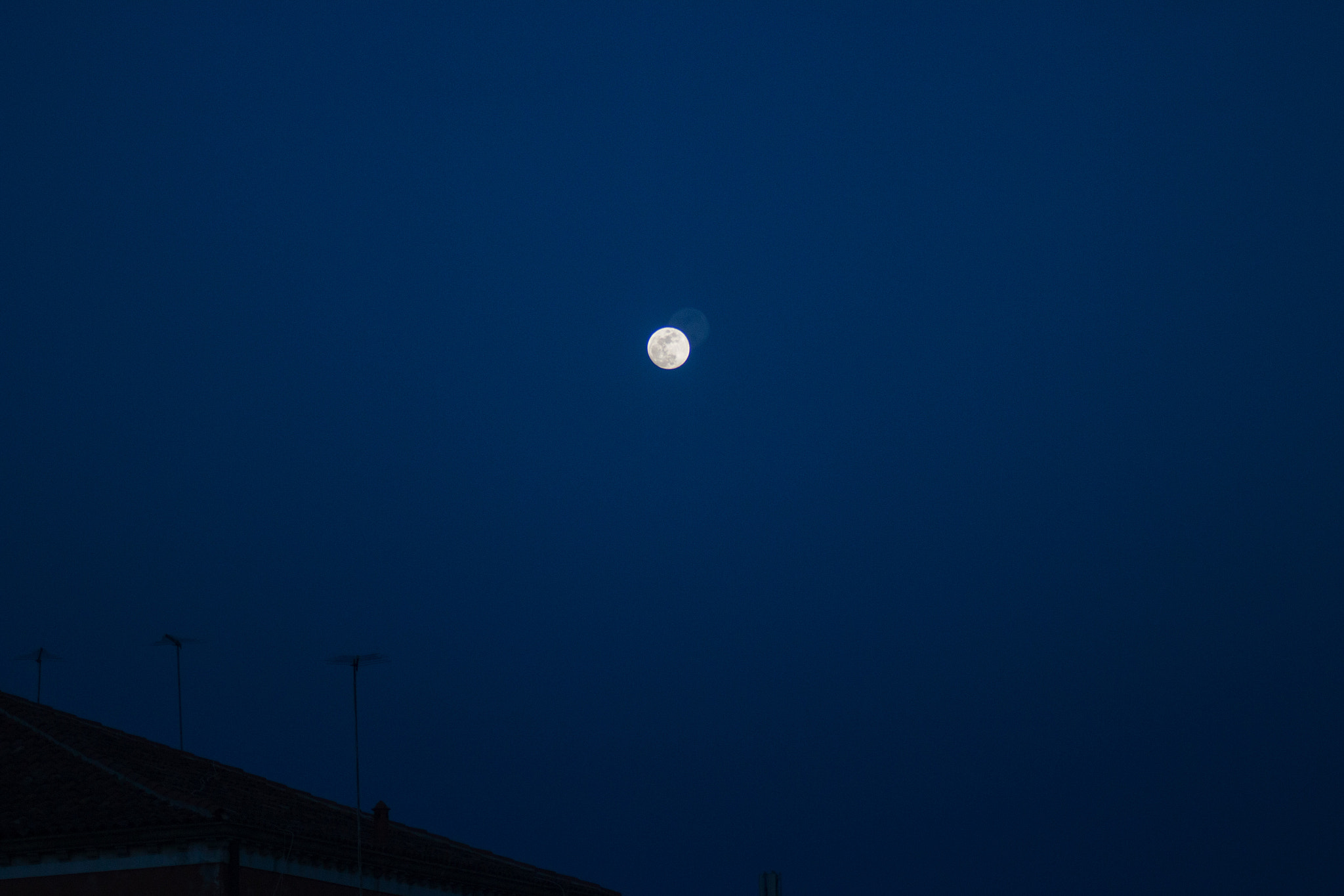 Canon EF 28-80mm f/3.5-5.6 USM IV sample photo. Mirroring photography