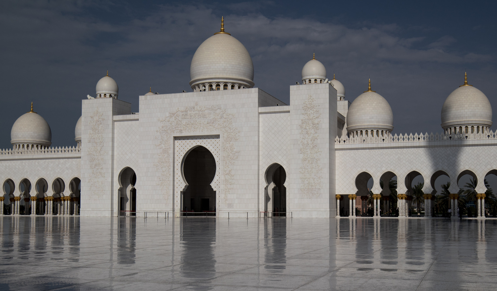 Canon EF 16-35mm F4L IS USM sample photo. Grande mosque photography