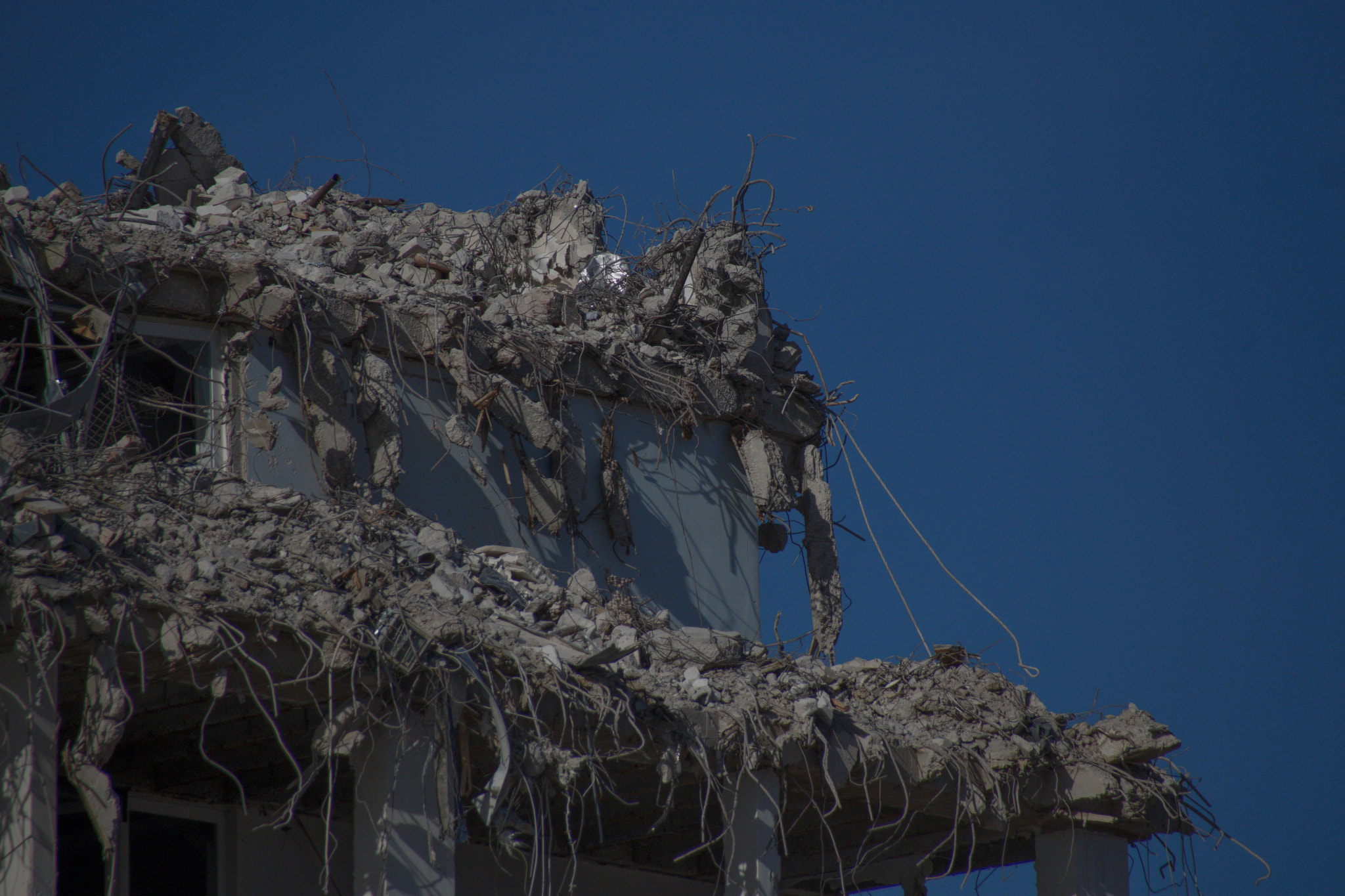 Sigma 18-250mm F3.5-6.3 DC OS HSM sample photo. (the eve of) destruction - kühne&nagel building, bremen photography
