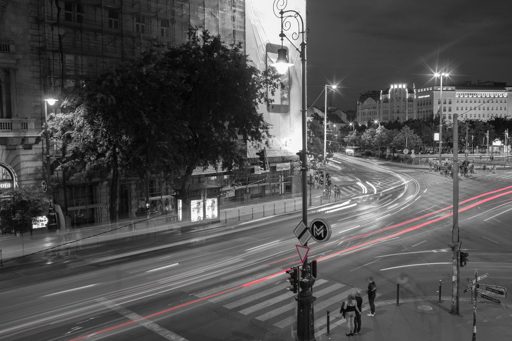 Canon EF 35mm F2 IS USM sample photo. Budapest photography