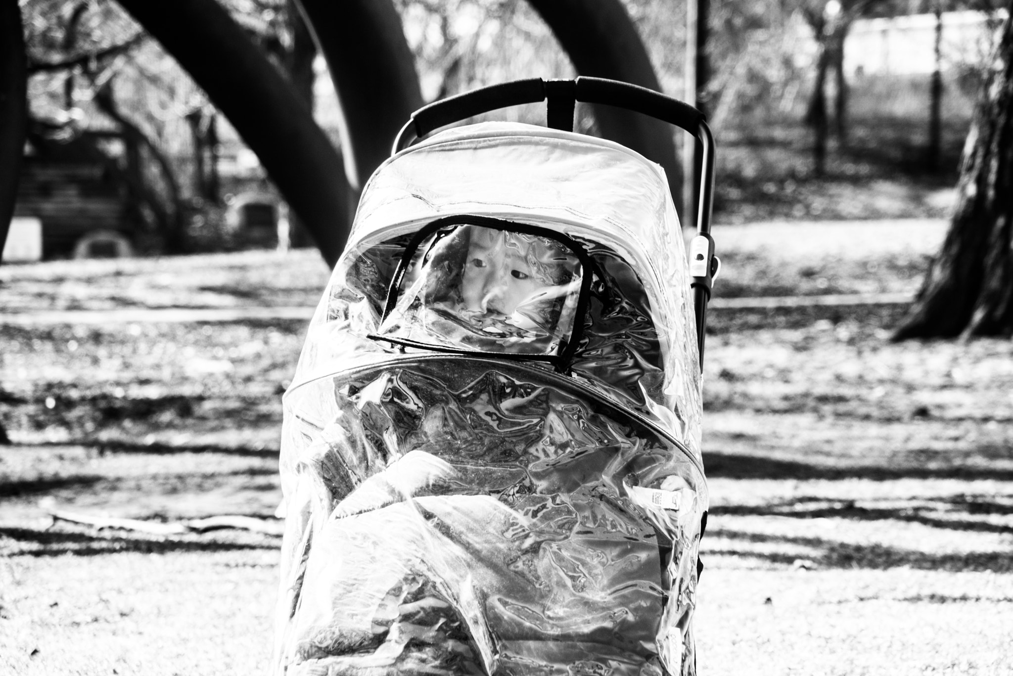 Sony a7R + Sony FE 24-240mm F3.5-6.3 OSS sample photo. Protected children in the park photography