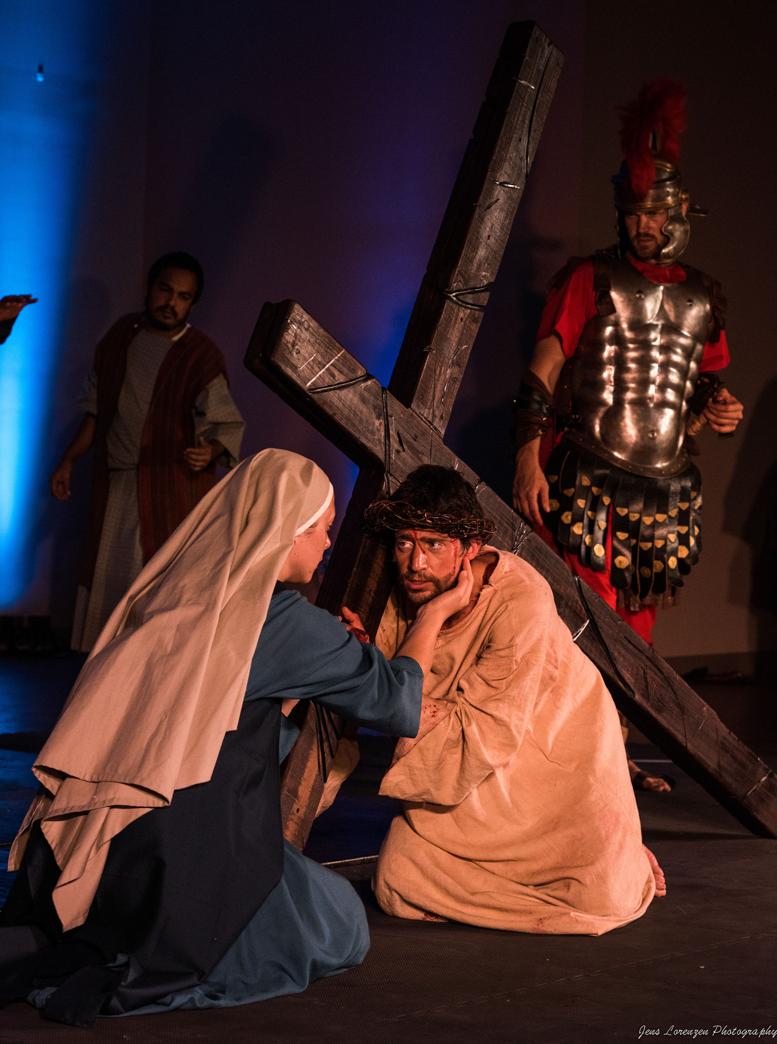 Nikon AF-S Nikkor 85mm F1.4G sample photo. Jesus meets his mother photography