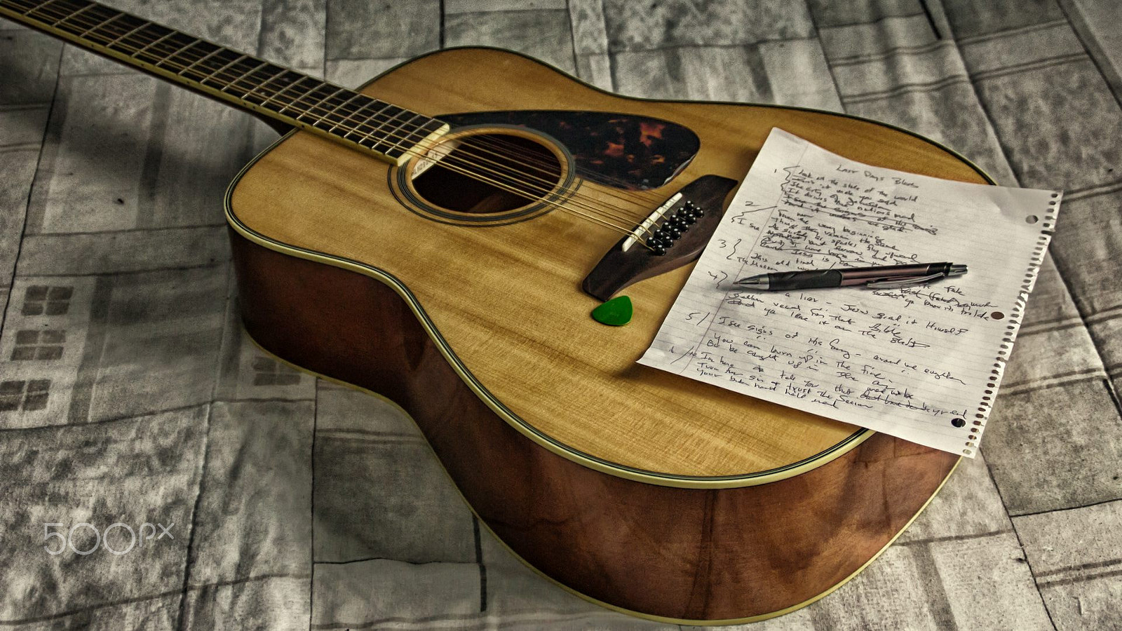 Canon EOS 550D (EOS Rebel T2i / EOS Kiss X4) sample photo. Songwriting photography