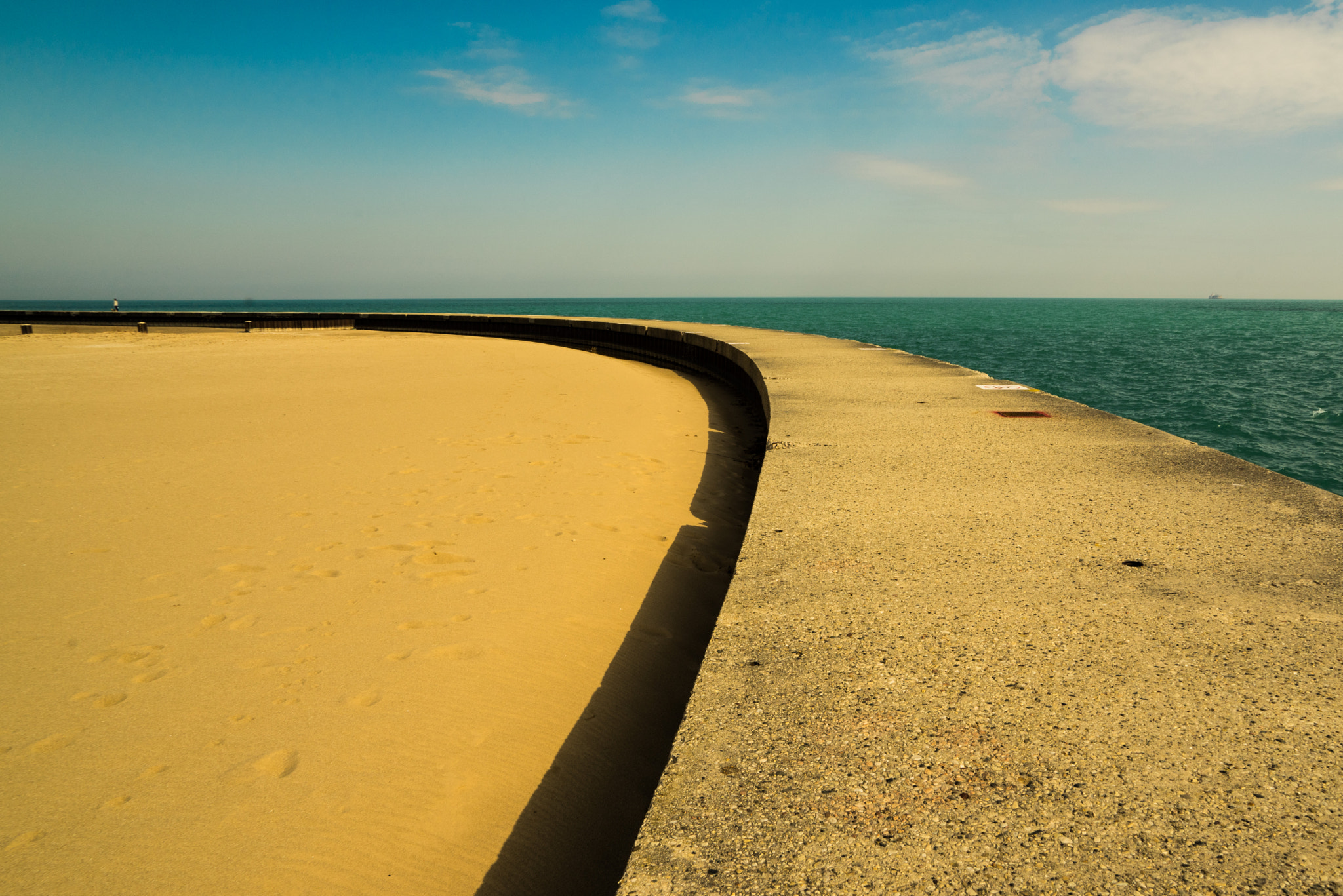 Sony a7R + Sony FE 24-240mm F3.5-6.3 OSS sample photo. Dike photography