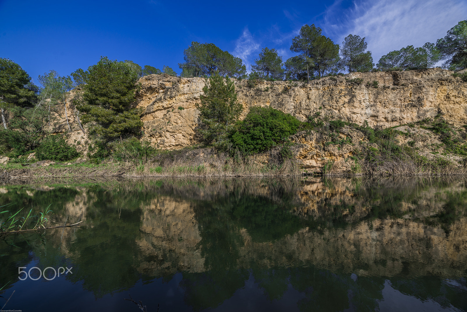 Samyang 14mm F2.8 ED AS IF UMC sample photo. River cliff photography