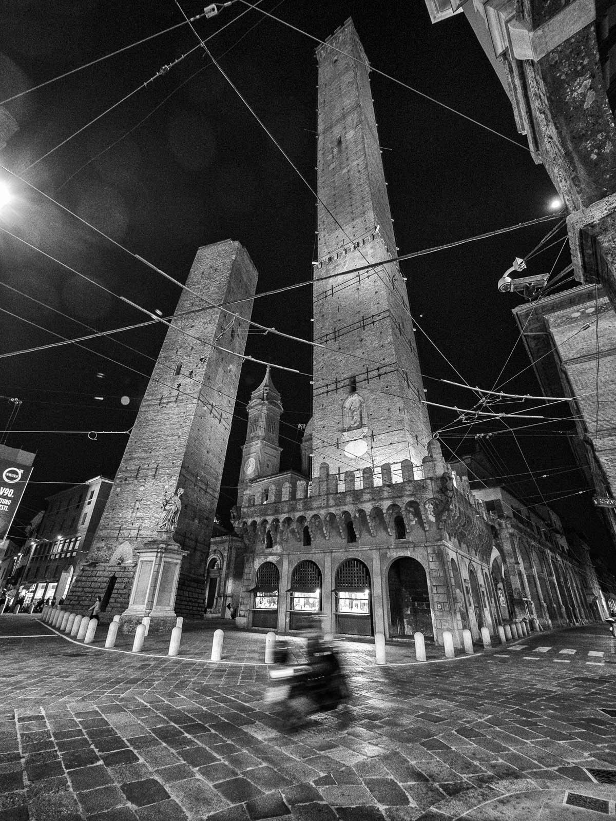 Olympus OM-D E-M1 + Panasonic Lumix G Vario 7-14mm F4 ASPH sample photo. Le torri... photography