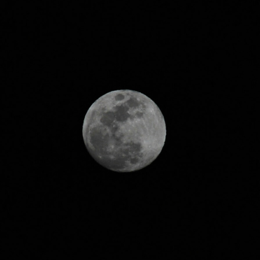 Nikon D60 + Sigma 18-200mm F3.5-6.3 DC OS HSM sample photo. #moon #luna  photography