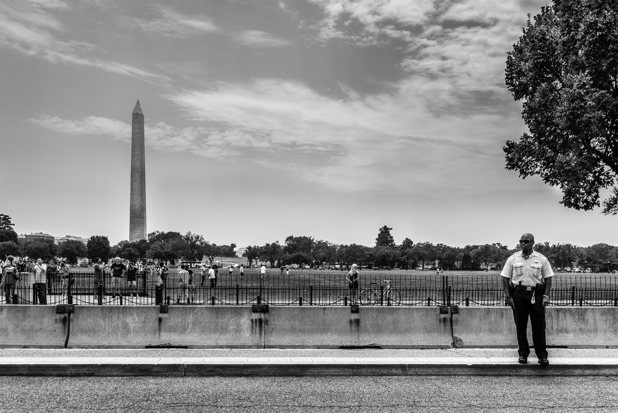 Sigma 24-70mm F2.8 EX DG HSM sample photo. Washington monument (b&w) photography