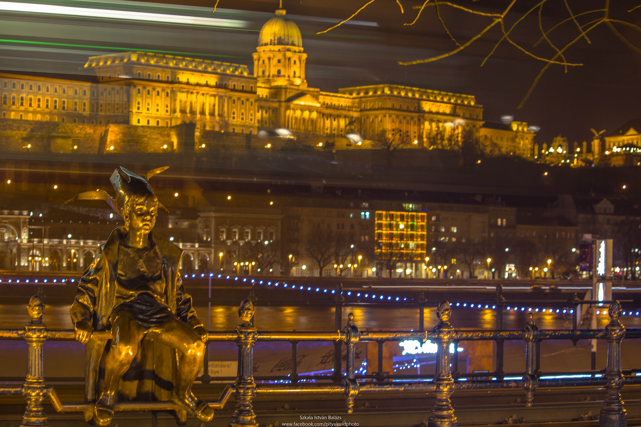 Canon EF-S 55-250mm F4-5.6 IS sample photo. Vigadó tér photography