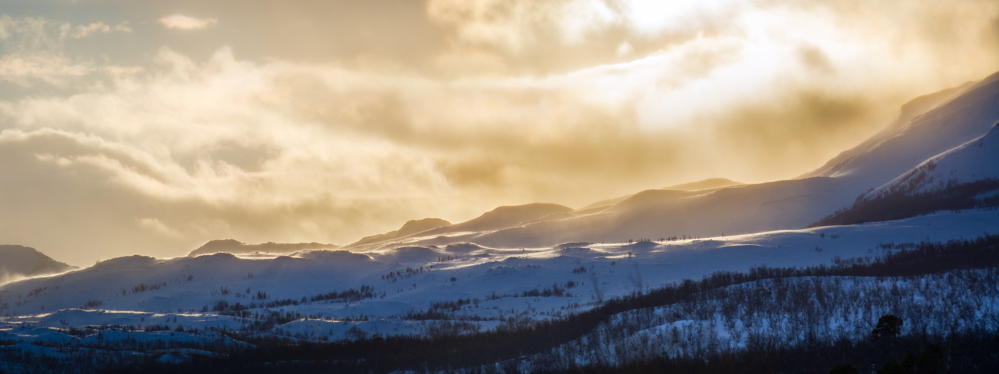 Nikon AF-S Nikkor 70-200mm F2.8G ED VR II sample photo. Mountain dawn photography