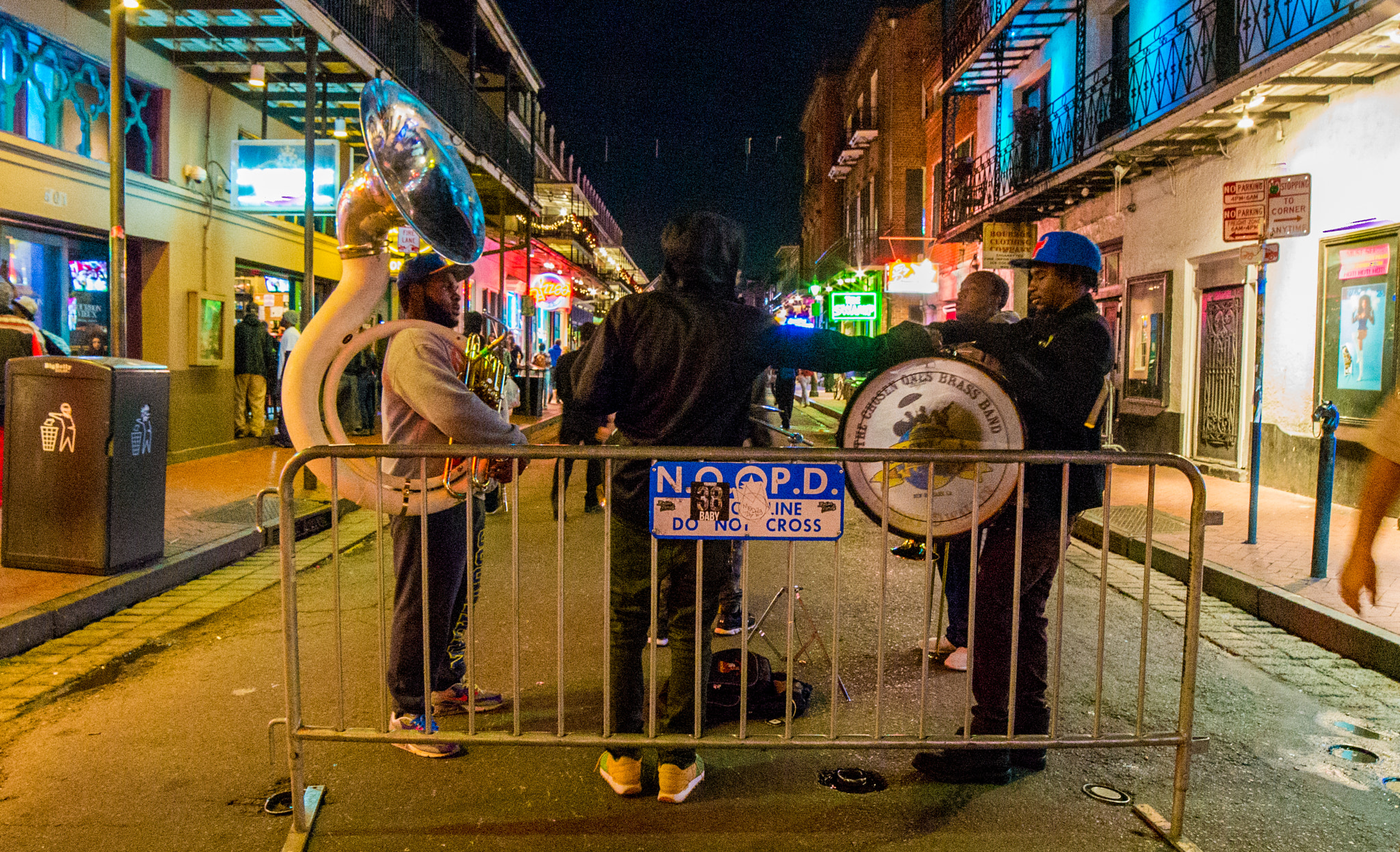 Samyang 14mm F2.8 ED AS IF UMC sample photo. Bourbon street buskers photography