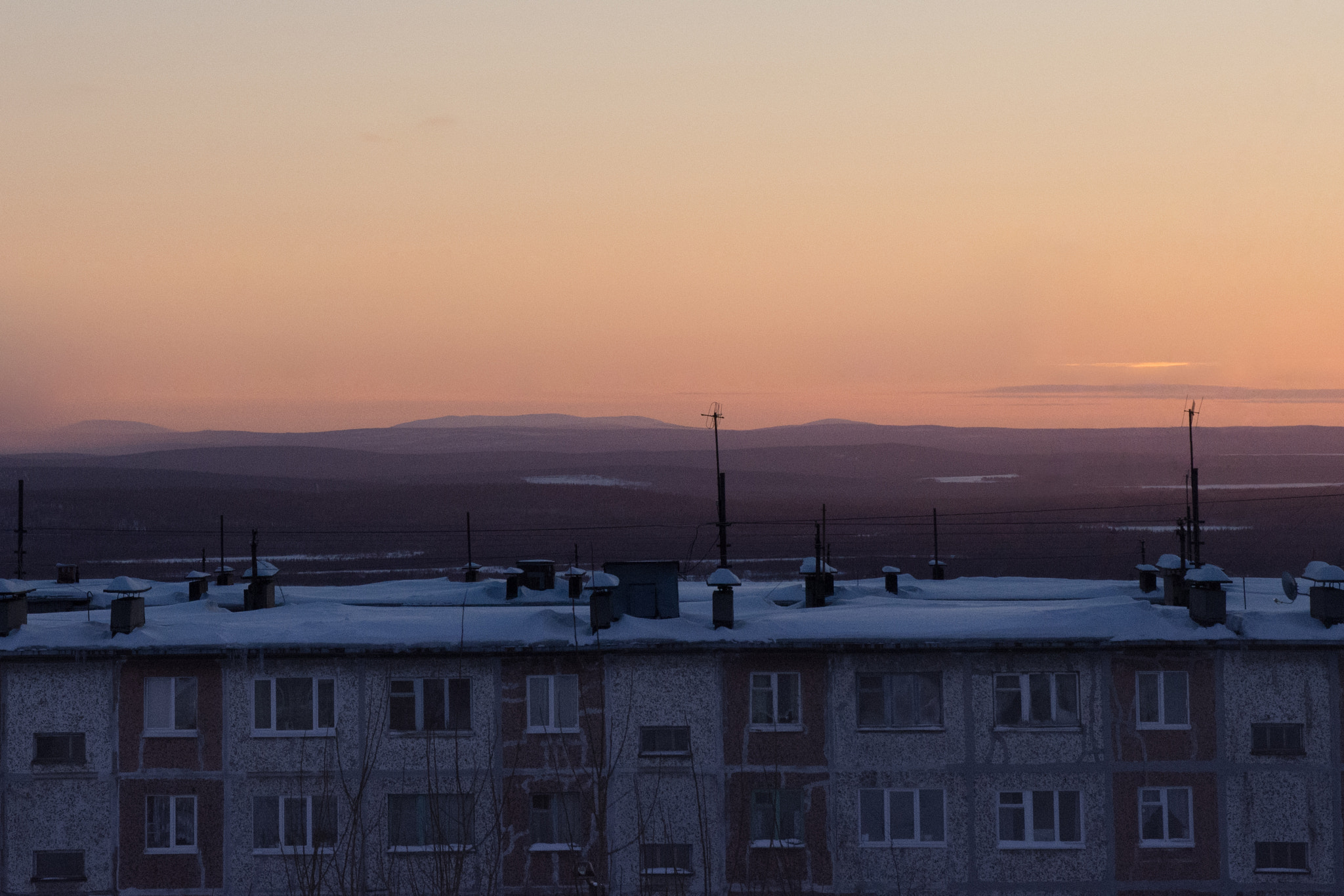 Sigma 17-70mm F2.8-4 DC Macro OS HSM | C sample photo. The world beyond the wall(s) photography