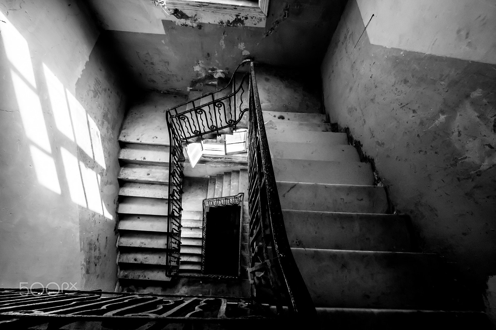 Canon EF-S 10-22mm F3.5-4.5 USM sample photo. Stairs photography