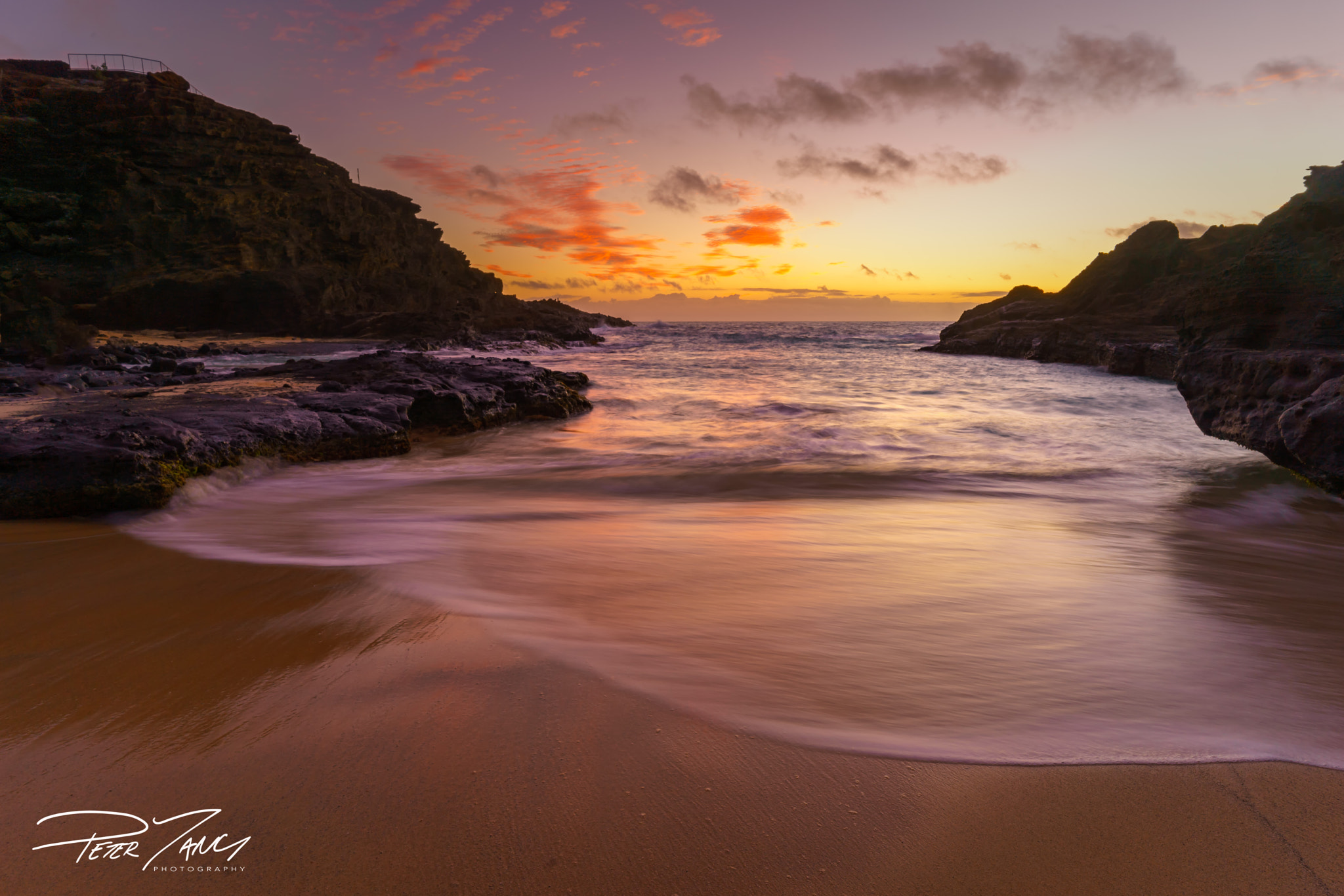 Sony a7 II + ZEISS Batis 18mm F2.8 sample photo. Sandy shore of halona photography