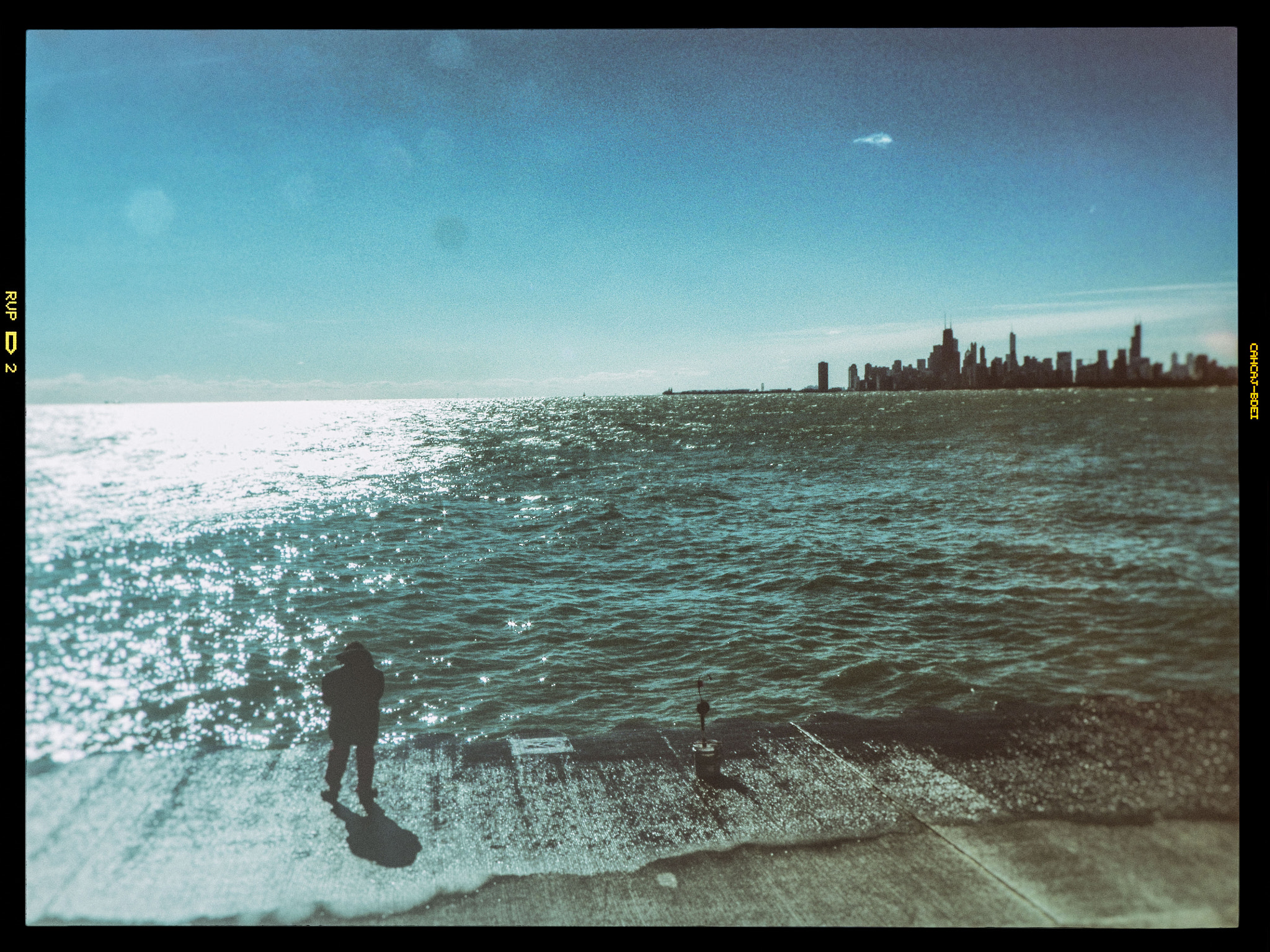 Kodak EasyShare Z981 sample photo. Lonely fisherman in chicago photography