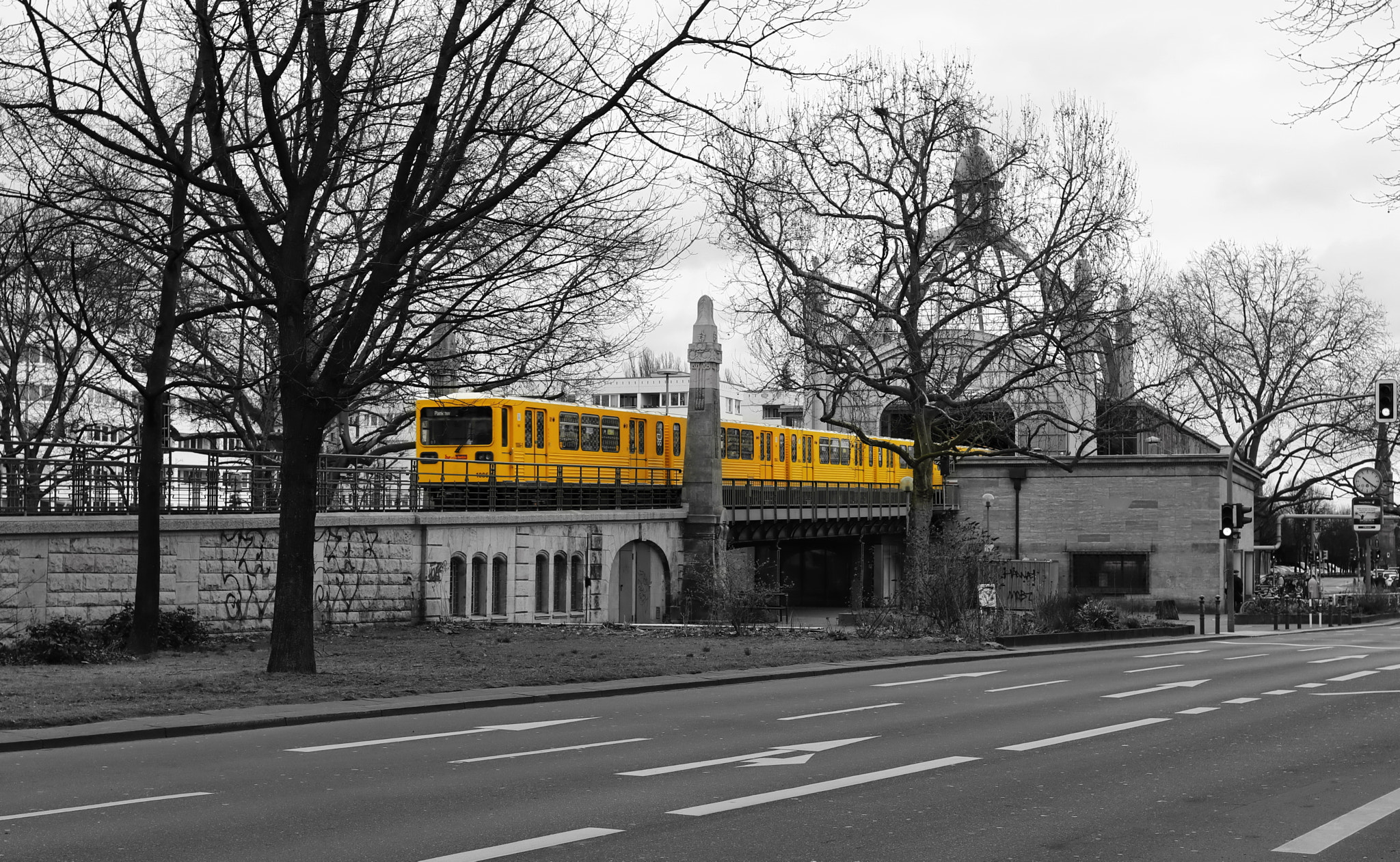 Canon EF 35mm F2 IS USM sample photo. Nollendorferplatz - germany photography