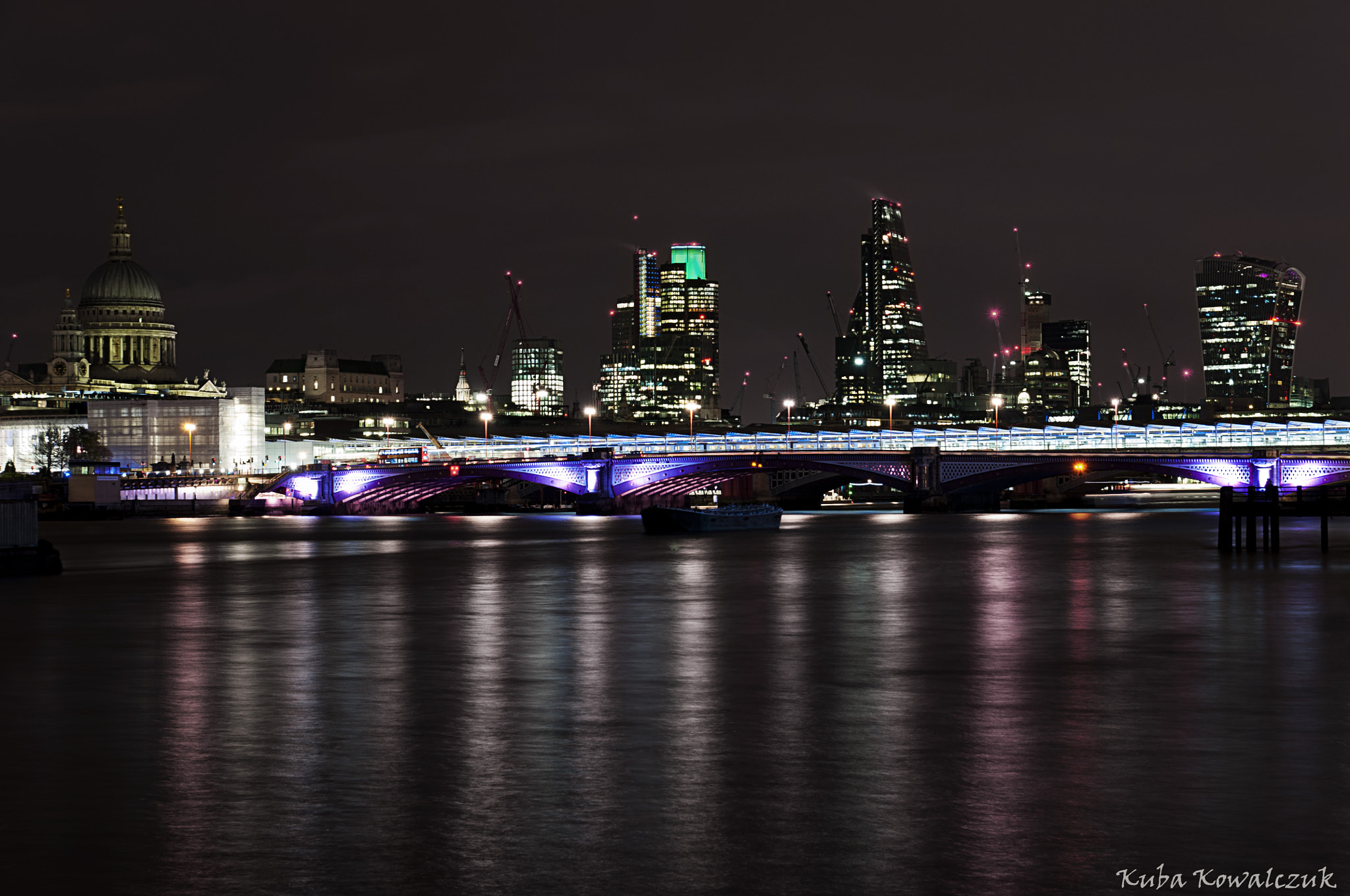 Nikon D90 + Tamron SP AF 17-50mm F2.8 XR Di II LD Aspherical (IF) sample photo. London at night photography