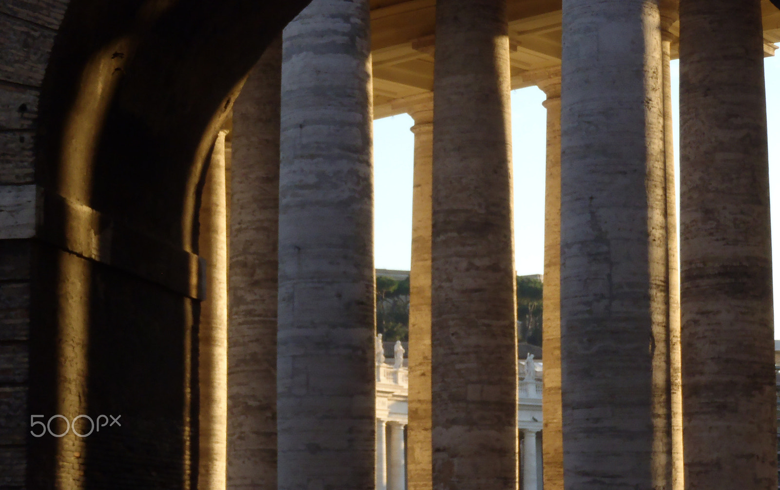 Olympus TG-610 sample photo. Columns in rome photography