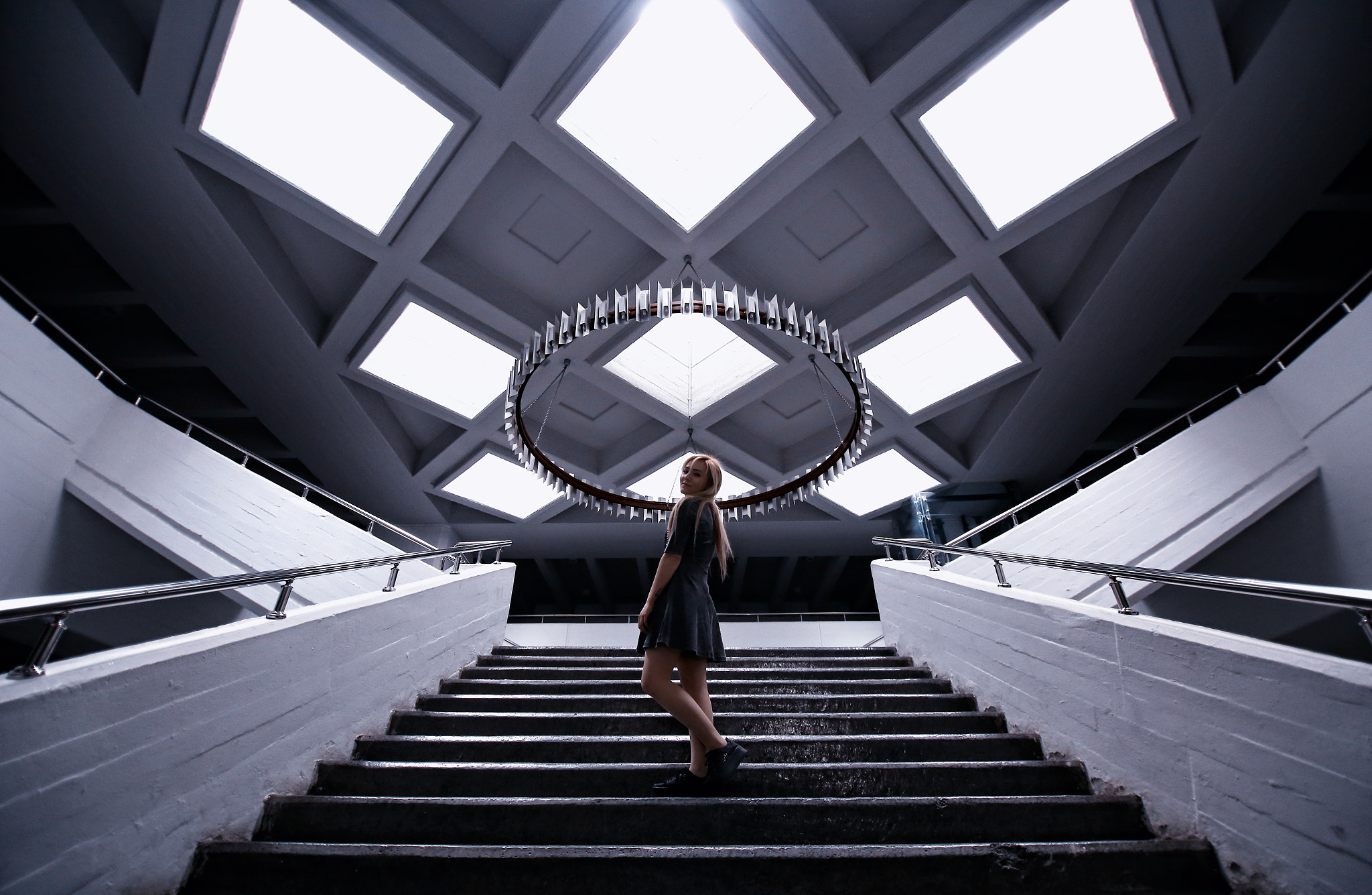 Canon EOS 6D + Tokina AT-X Pro 11-16mm F2.8 DX sample photo. On the stairs photography