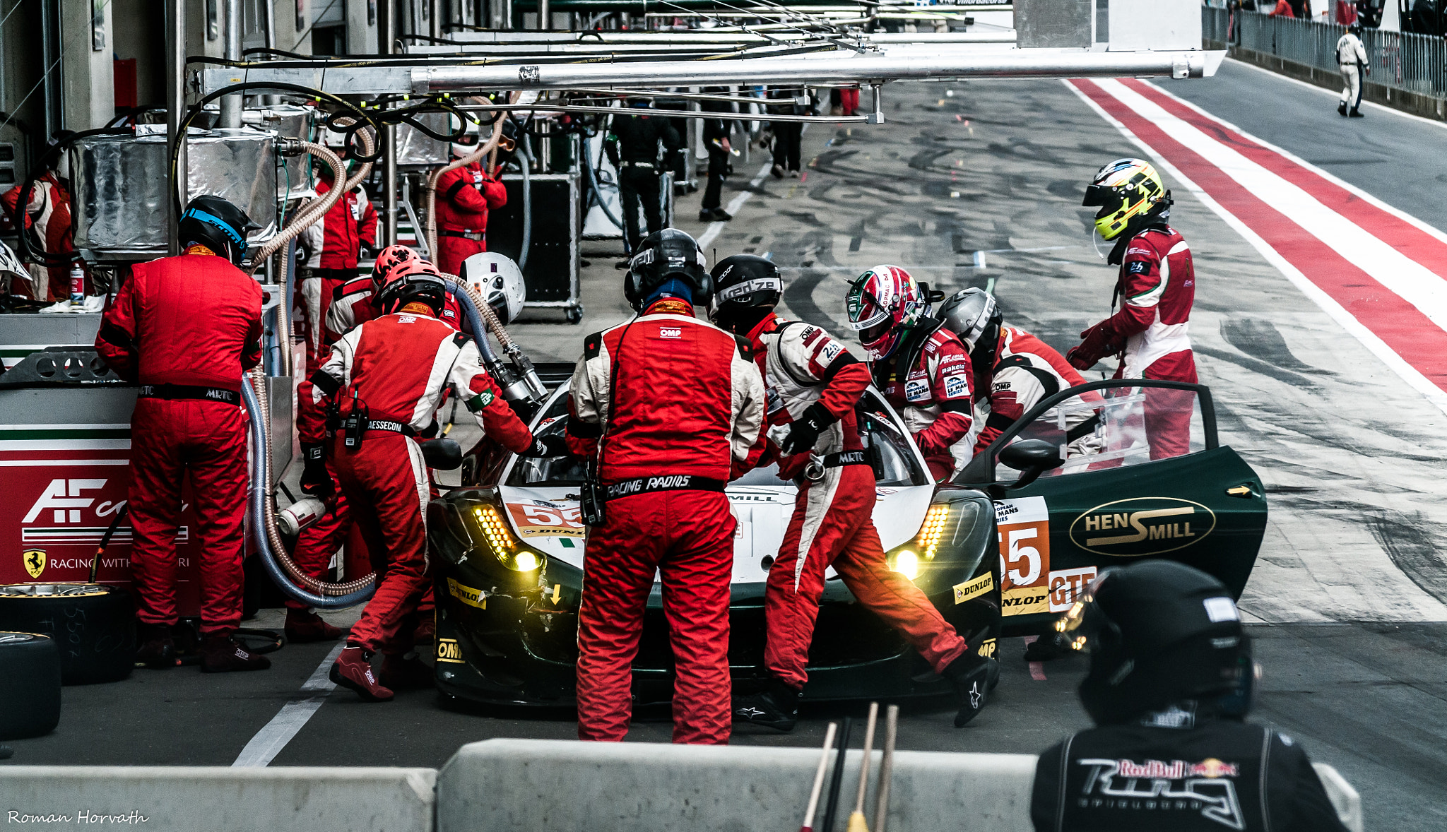 Nikon D300 sample photo. Busy pit stop photography