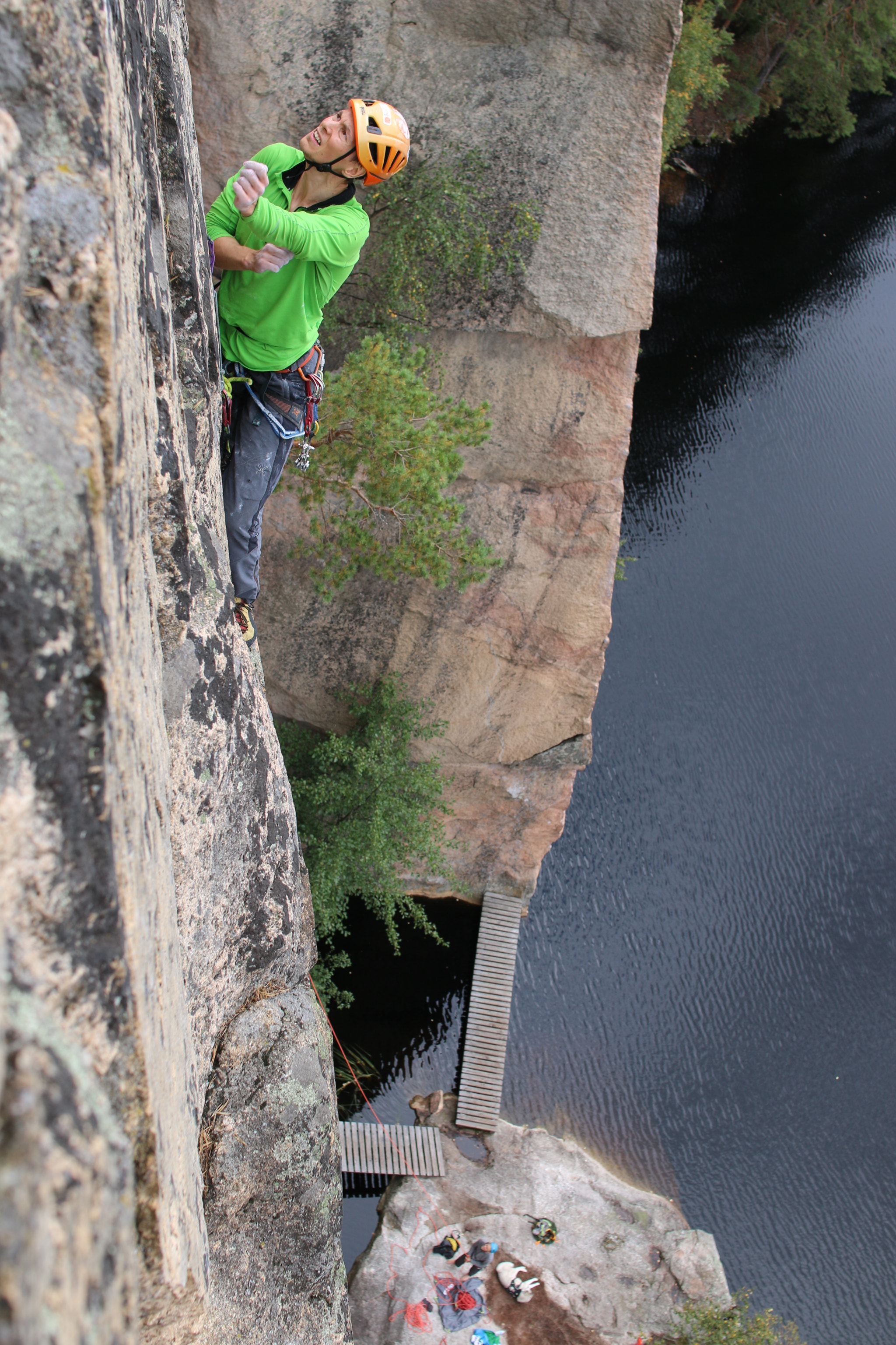 Canon EOS 70D sample photo. Mountain climbing in repovesi national park photography