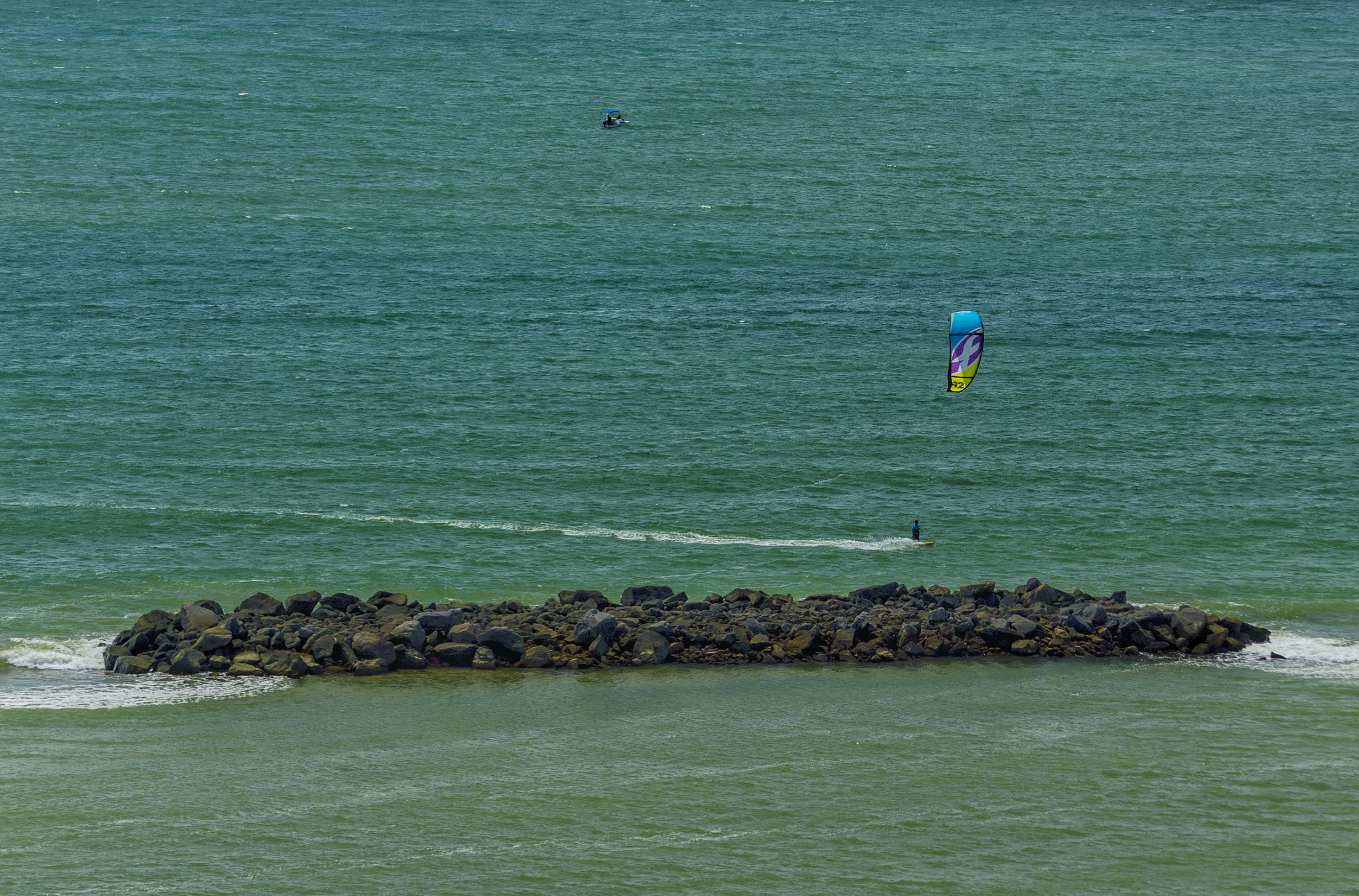 Canon EF-S 55-250mm F4-5.6 IS STM sample photo. Kitesurf photography