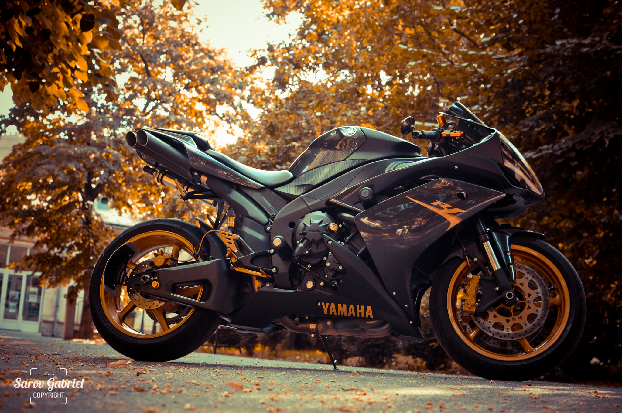 Nikon D300S + Nikon AF-S DX Nikkor 35mm F1.8G sample photo. Yamaha r1 <3 photography