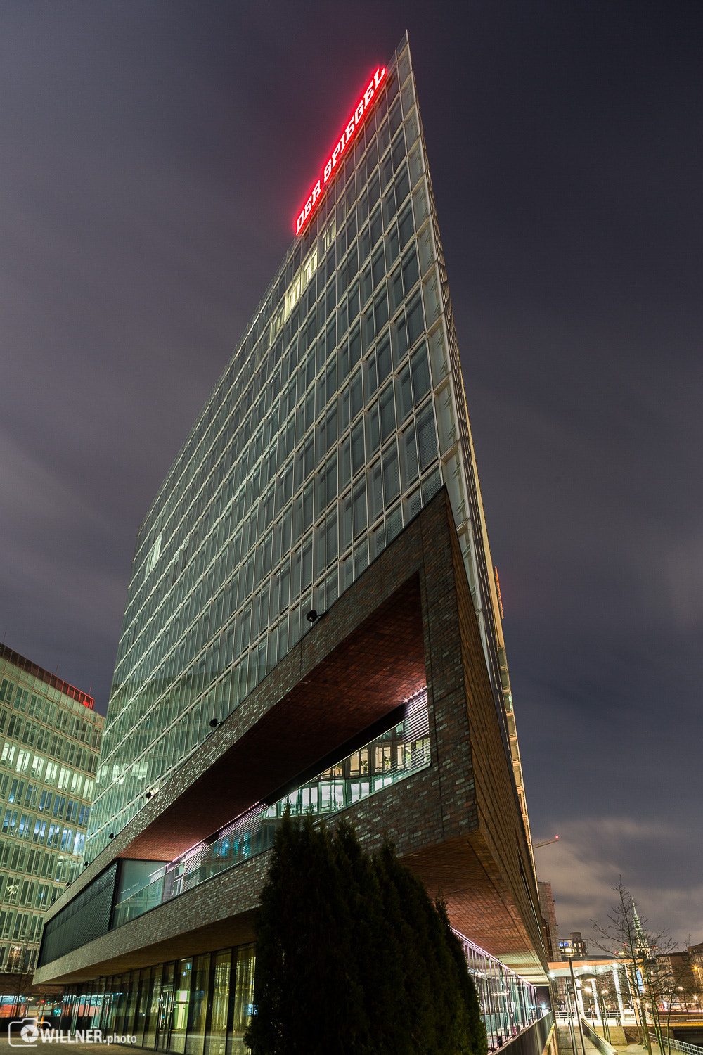 Canon EOS-1D X + Canon EF 24-70mm F2.8L USM sample photo. "der spiegel" tower photography