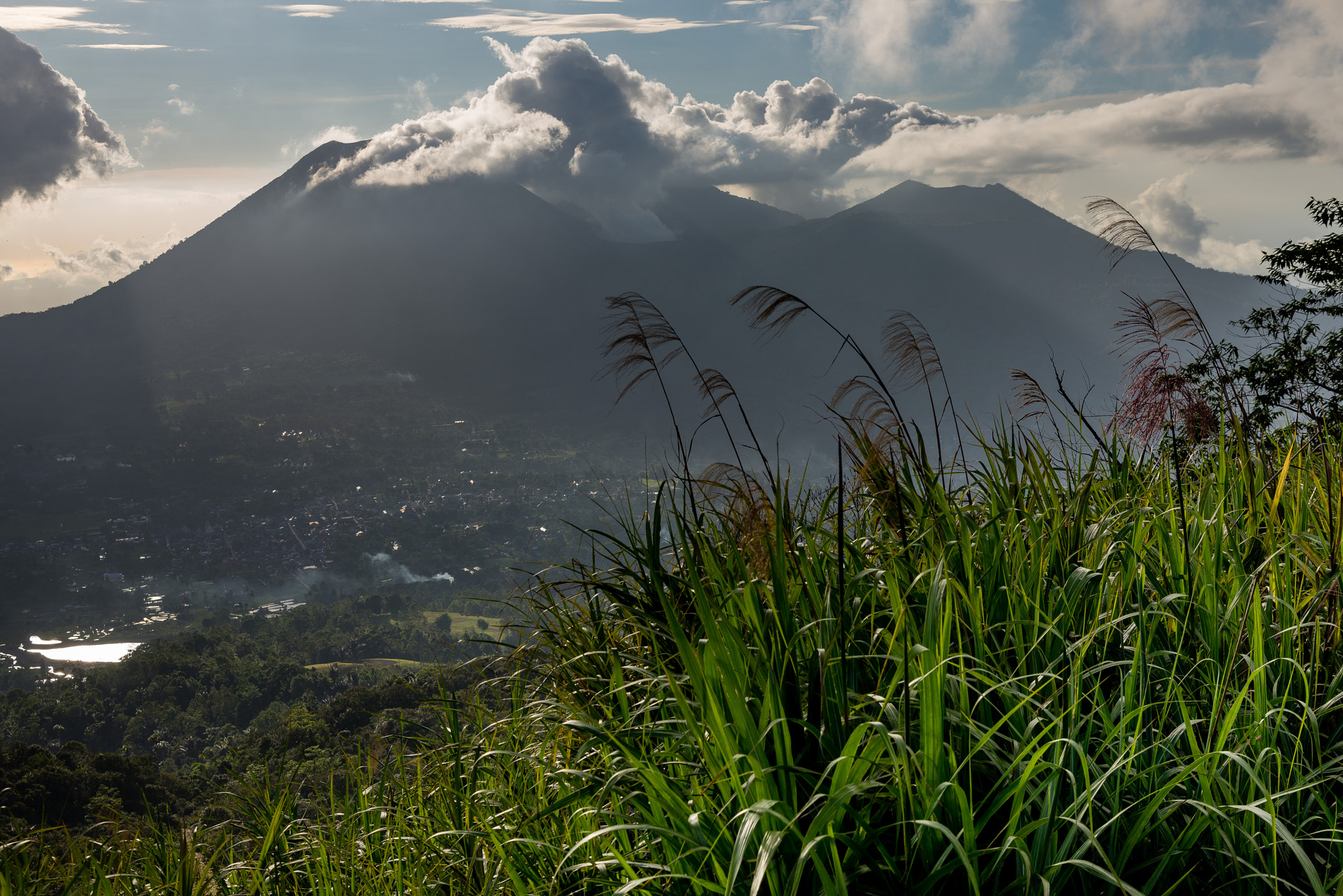 Nikon AF-S Nikkor 24-120mm F4G ED VR sample photo. Indonésie - lokon photography