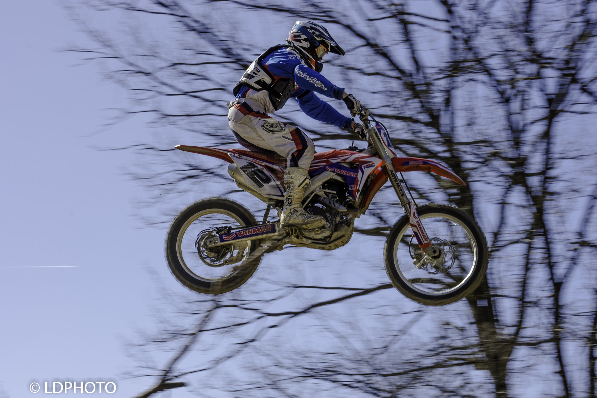 Nikon D7200 sample photo. Flying boy photography